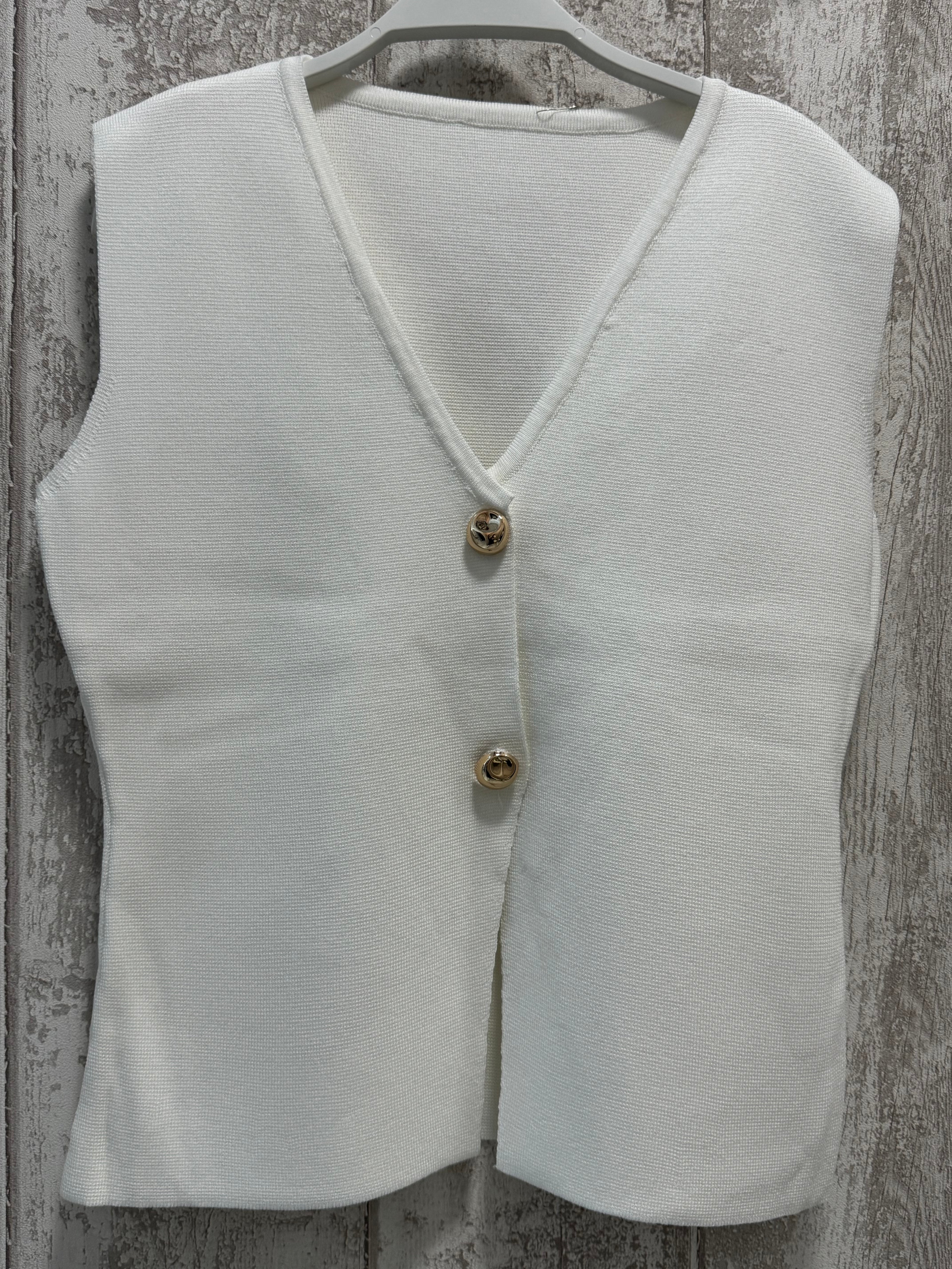 CHALECO HILO FINO BOTONES