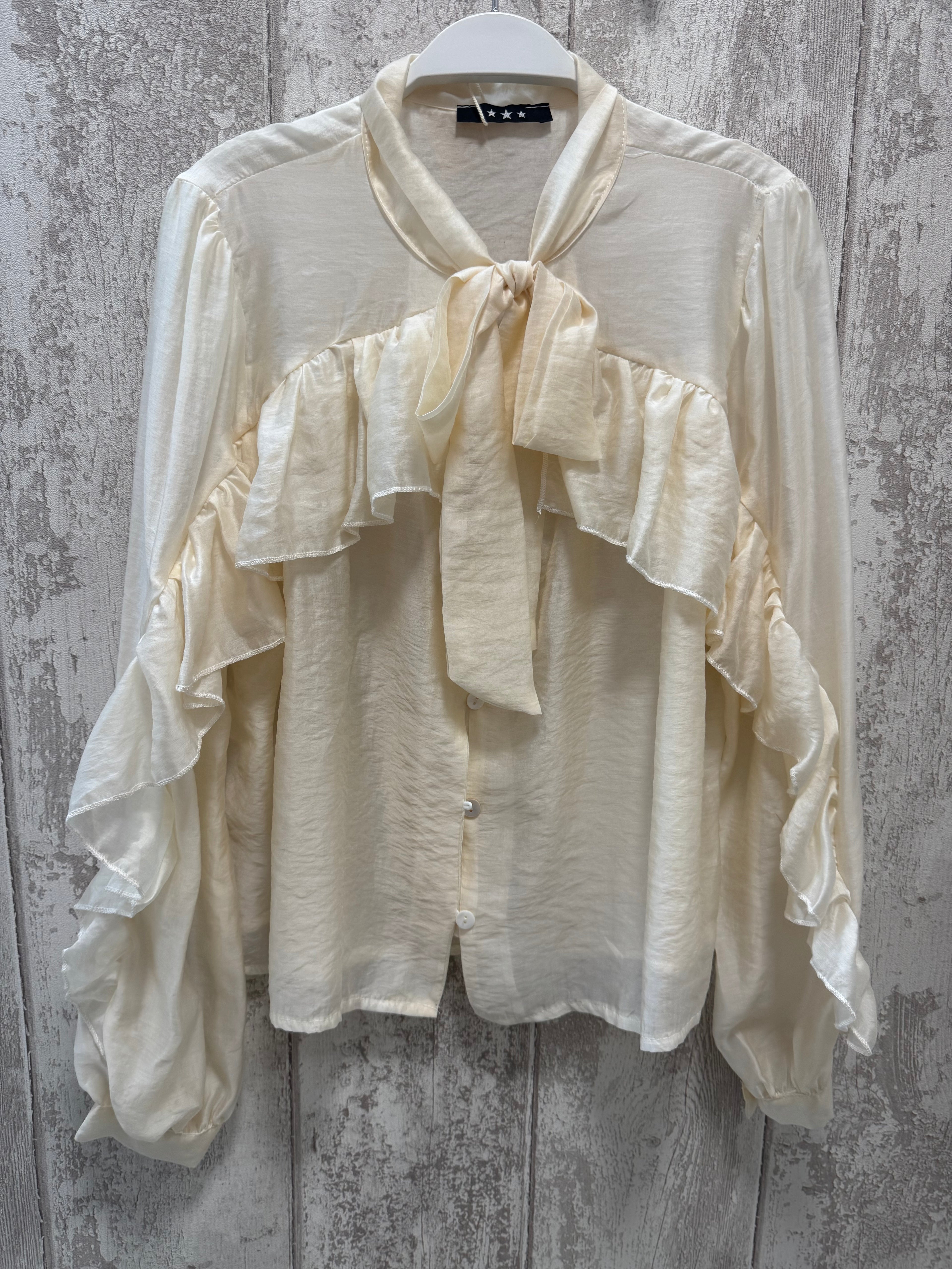 CAMISA VOLANTE Y LAZADA