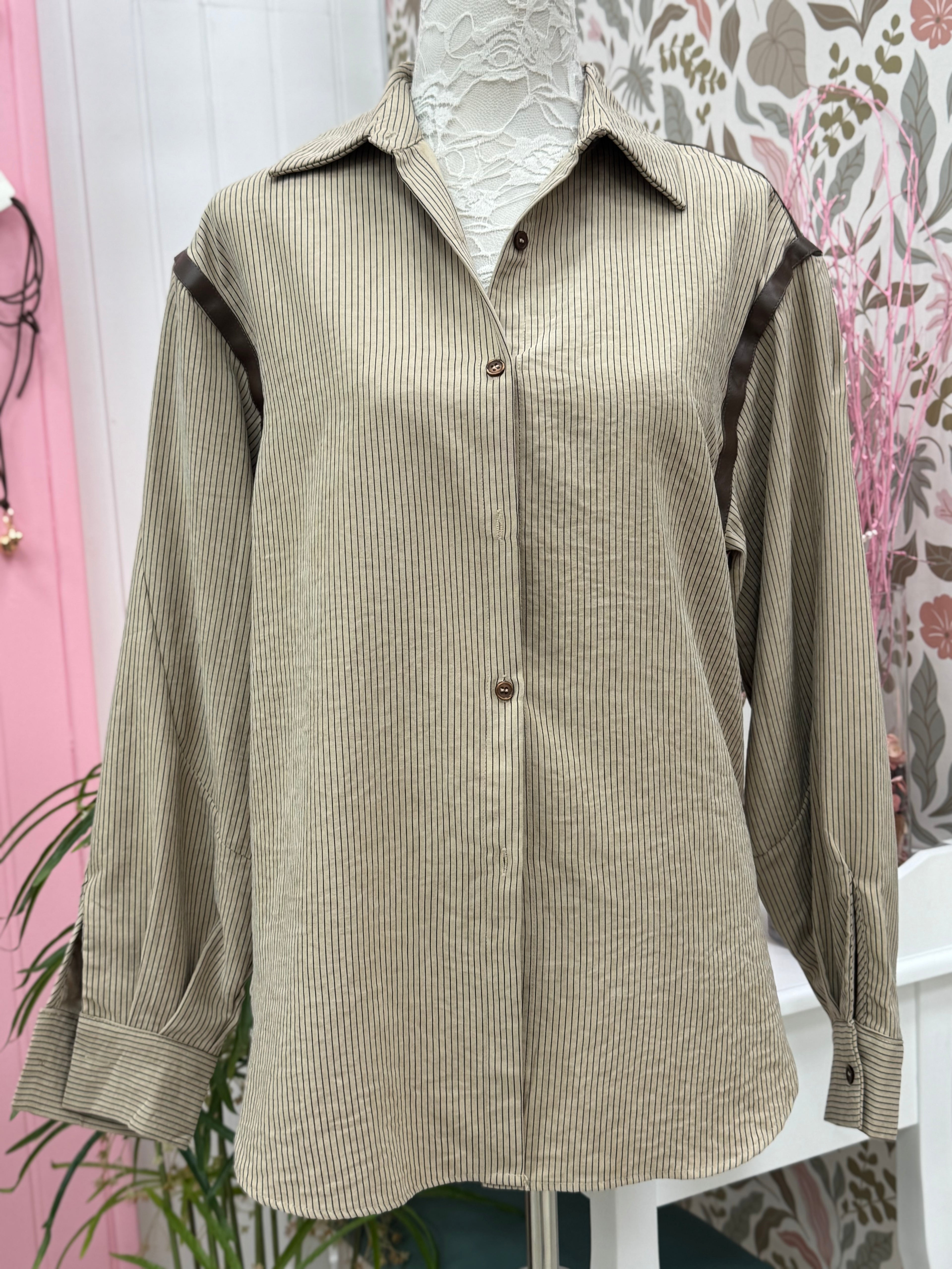 CAMISA MULTIRAYAS CON POLIPIEL