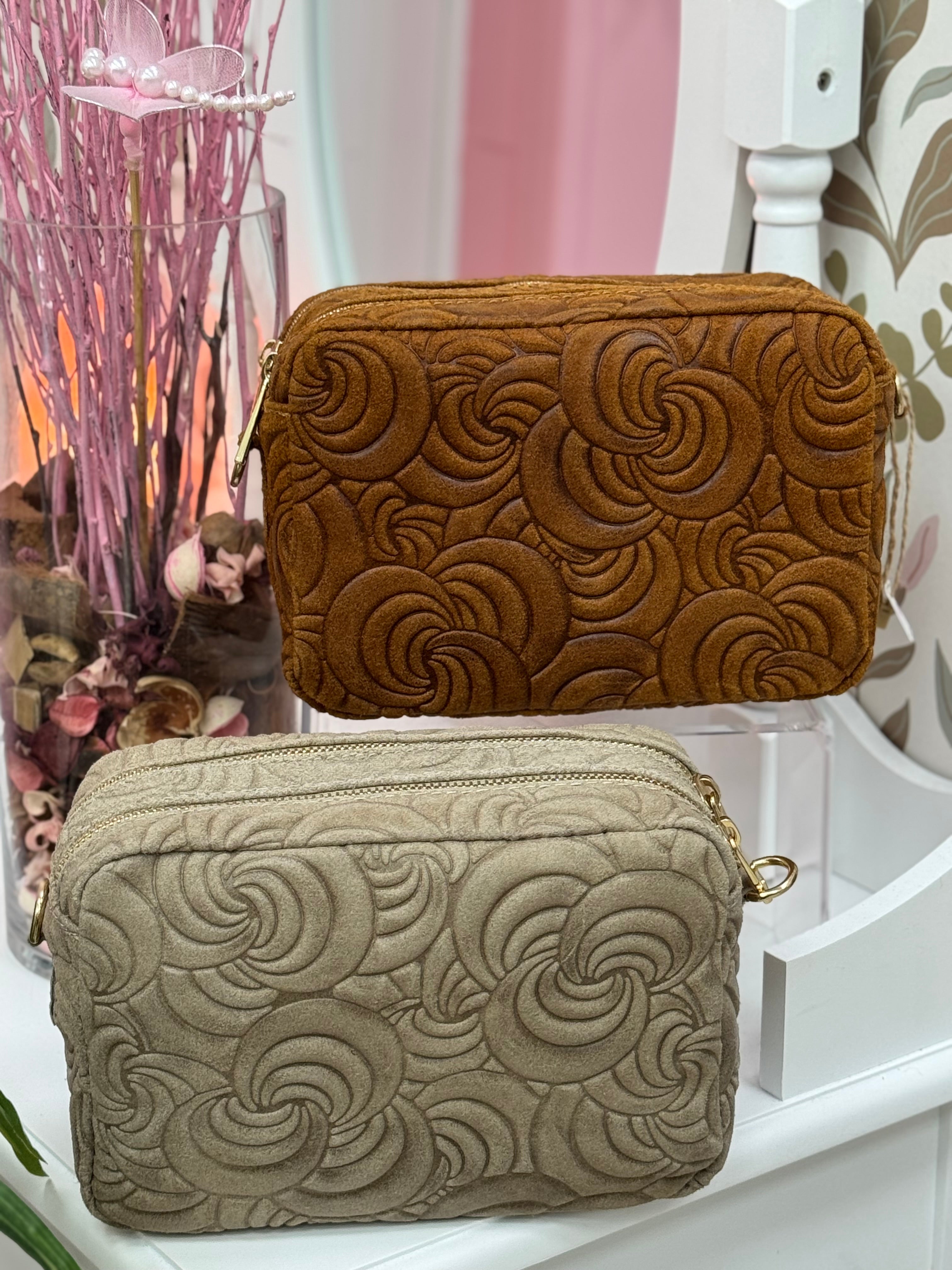 BOLSO PIEL VUELTA FLORES RELIEVE