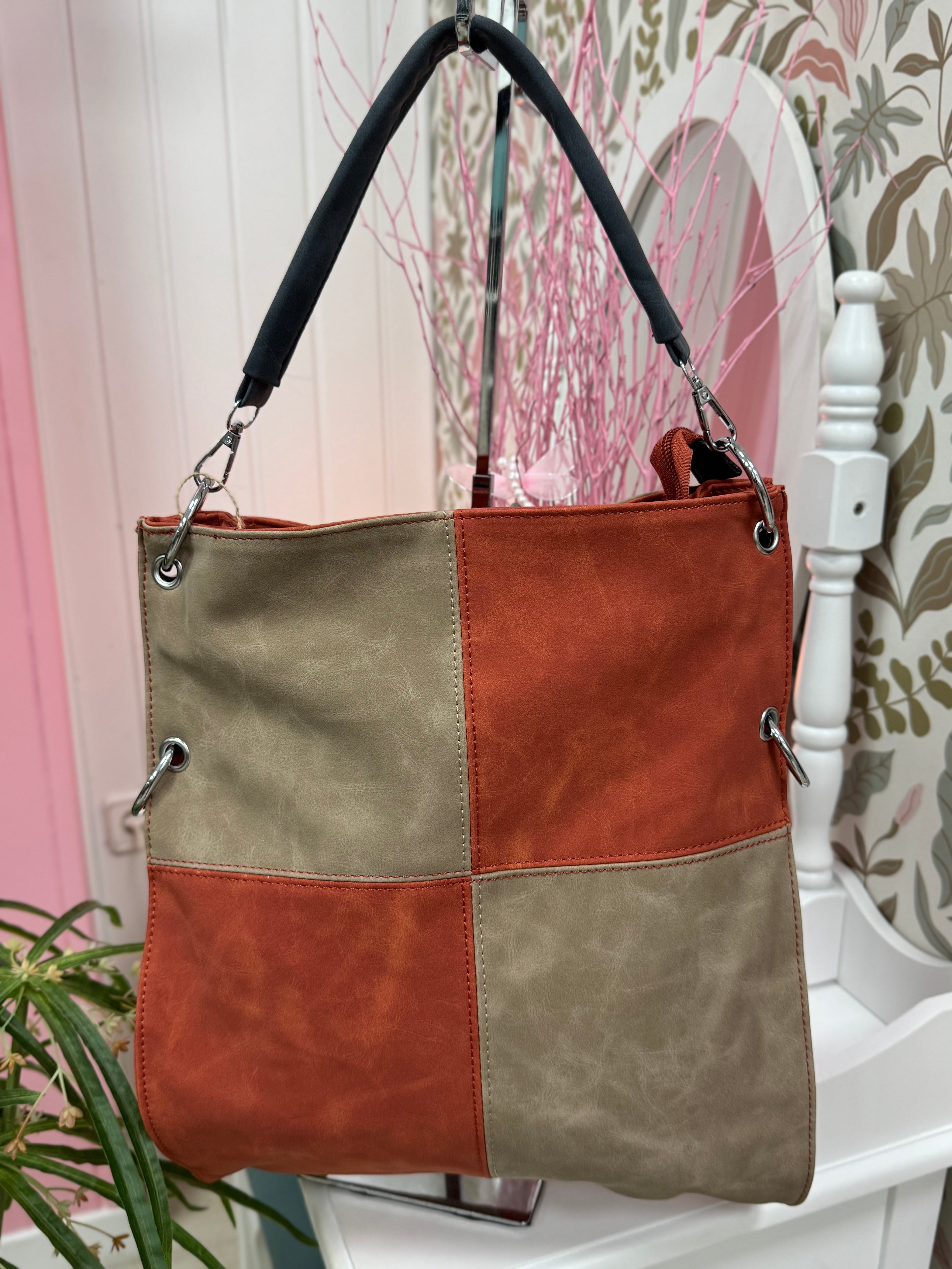 BOLSO CON CUADRADOS BICOLOR