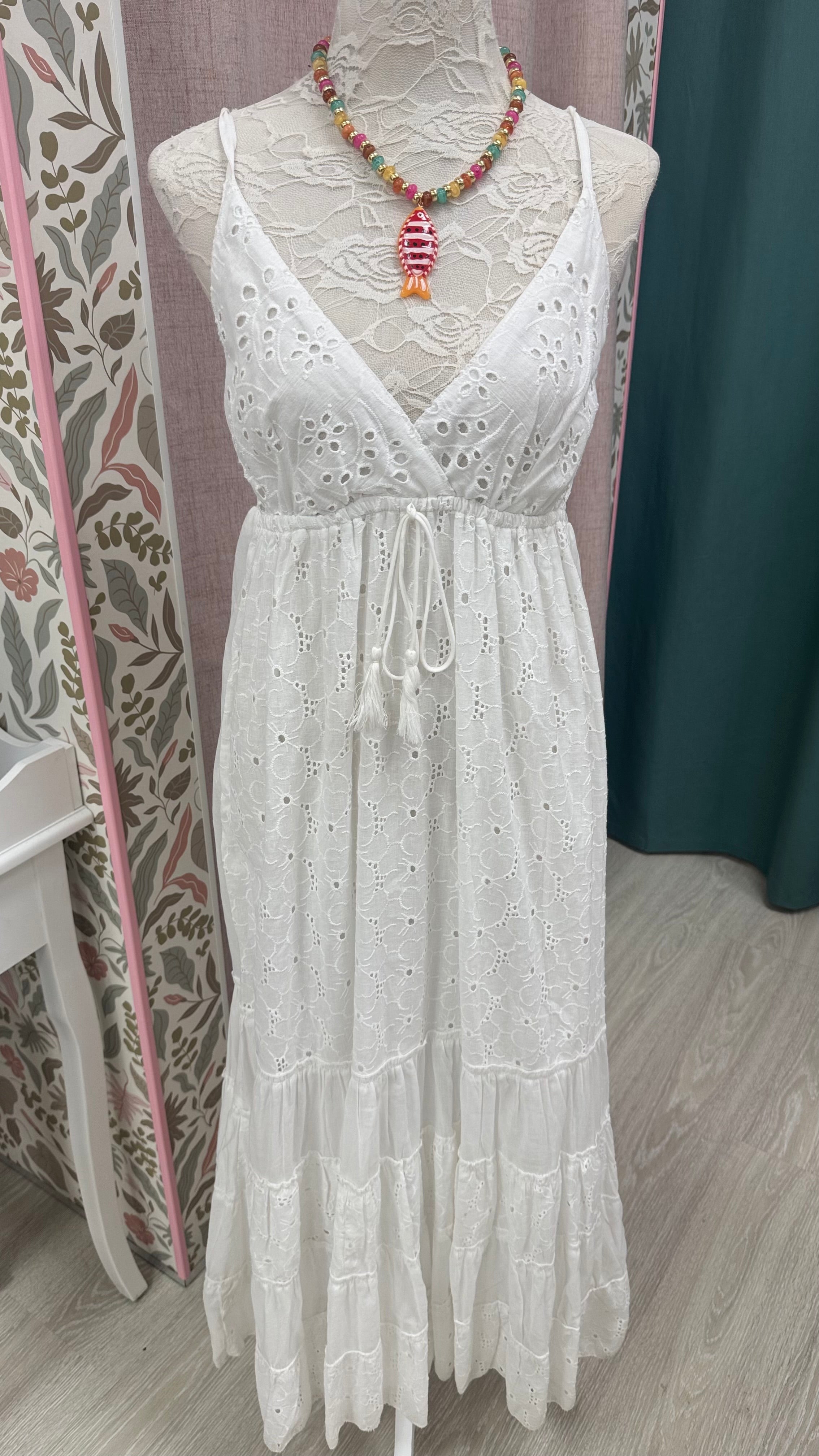 VESTIDO TROQUELADO