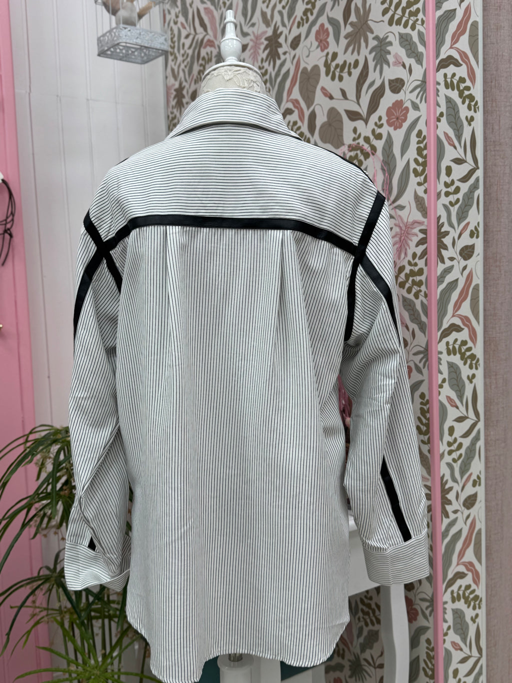 CAMISA MULTIRAYAS CON POLIPIEL