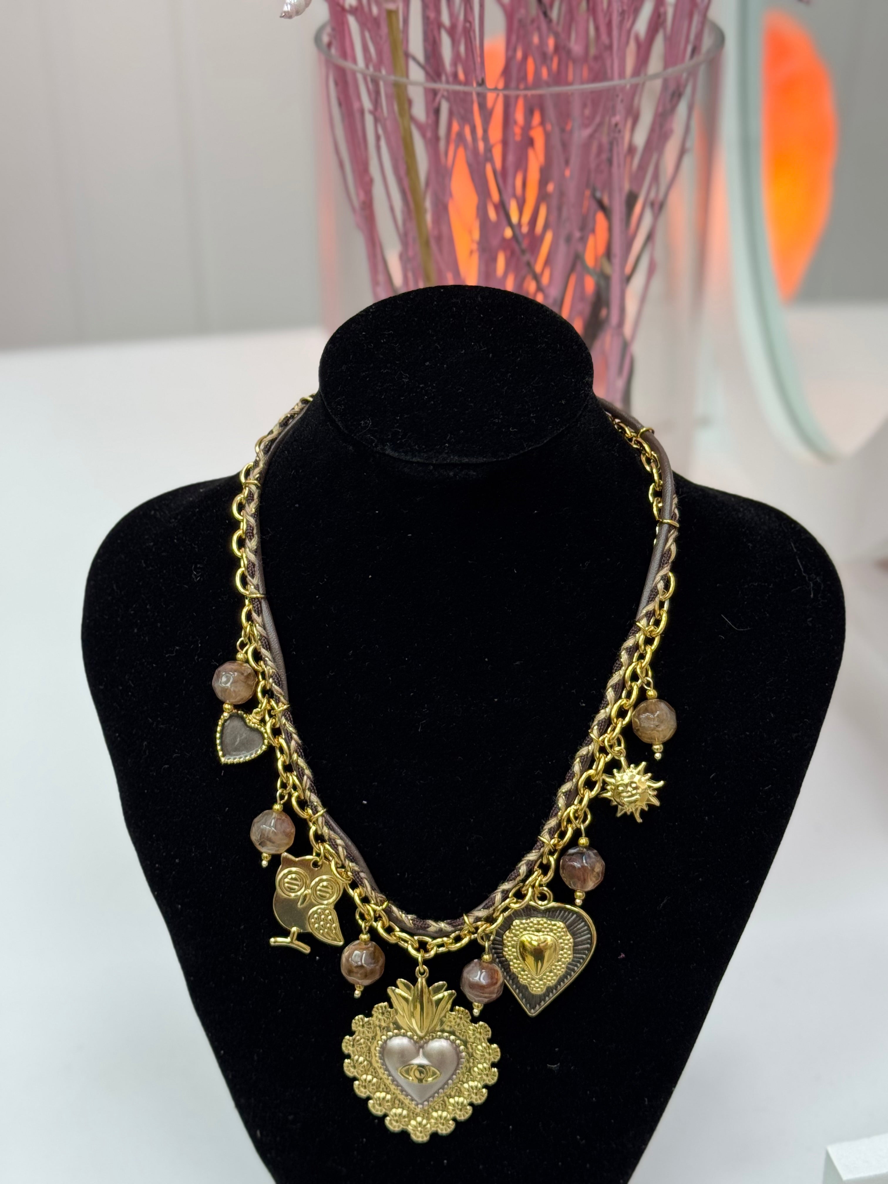 COLLAR ACERO BOLITAS MARRONES