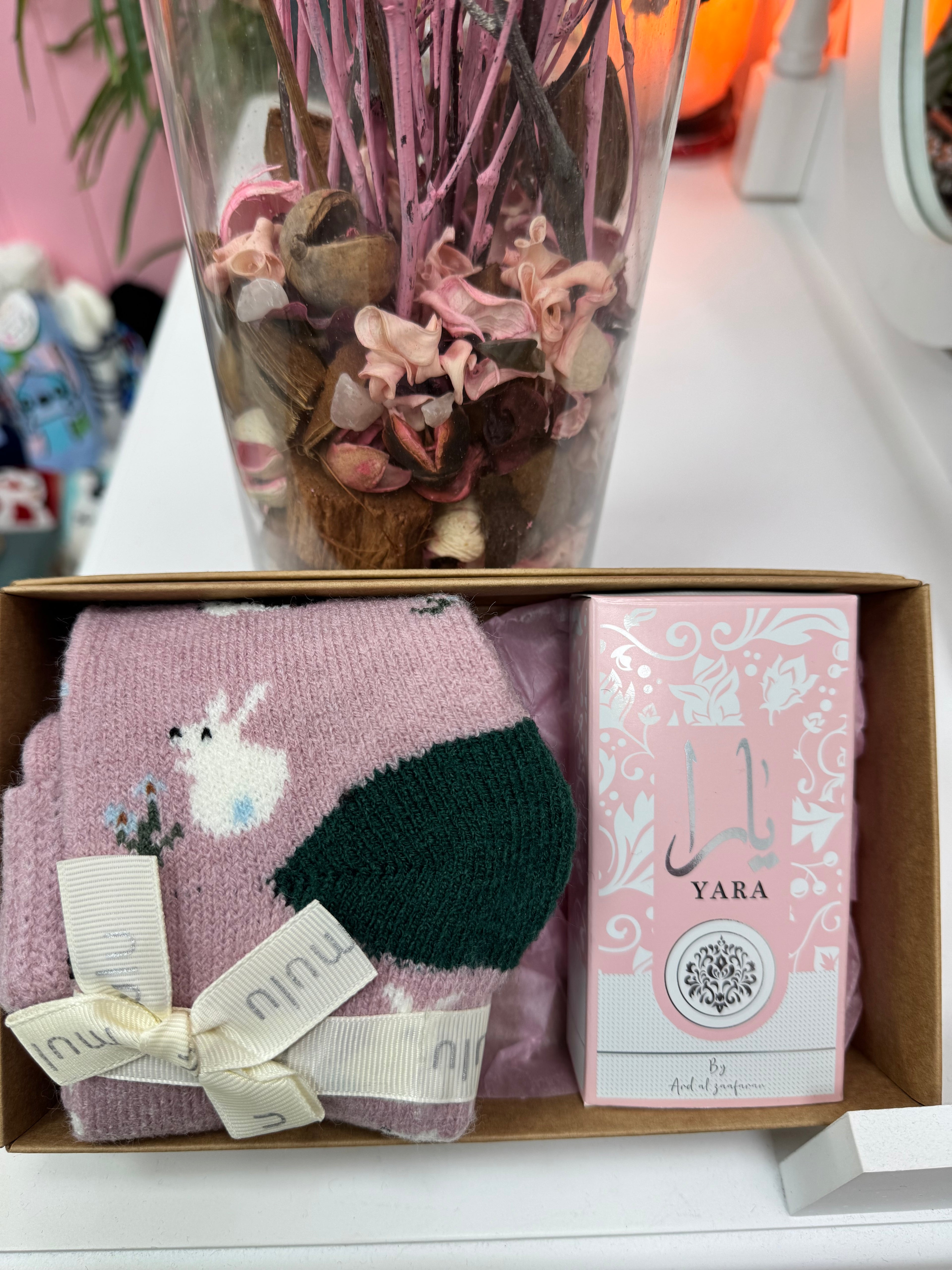 PACK PERFUME YARA ROSA + CALCETINES