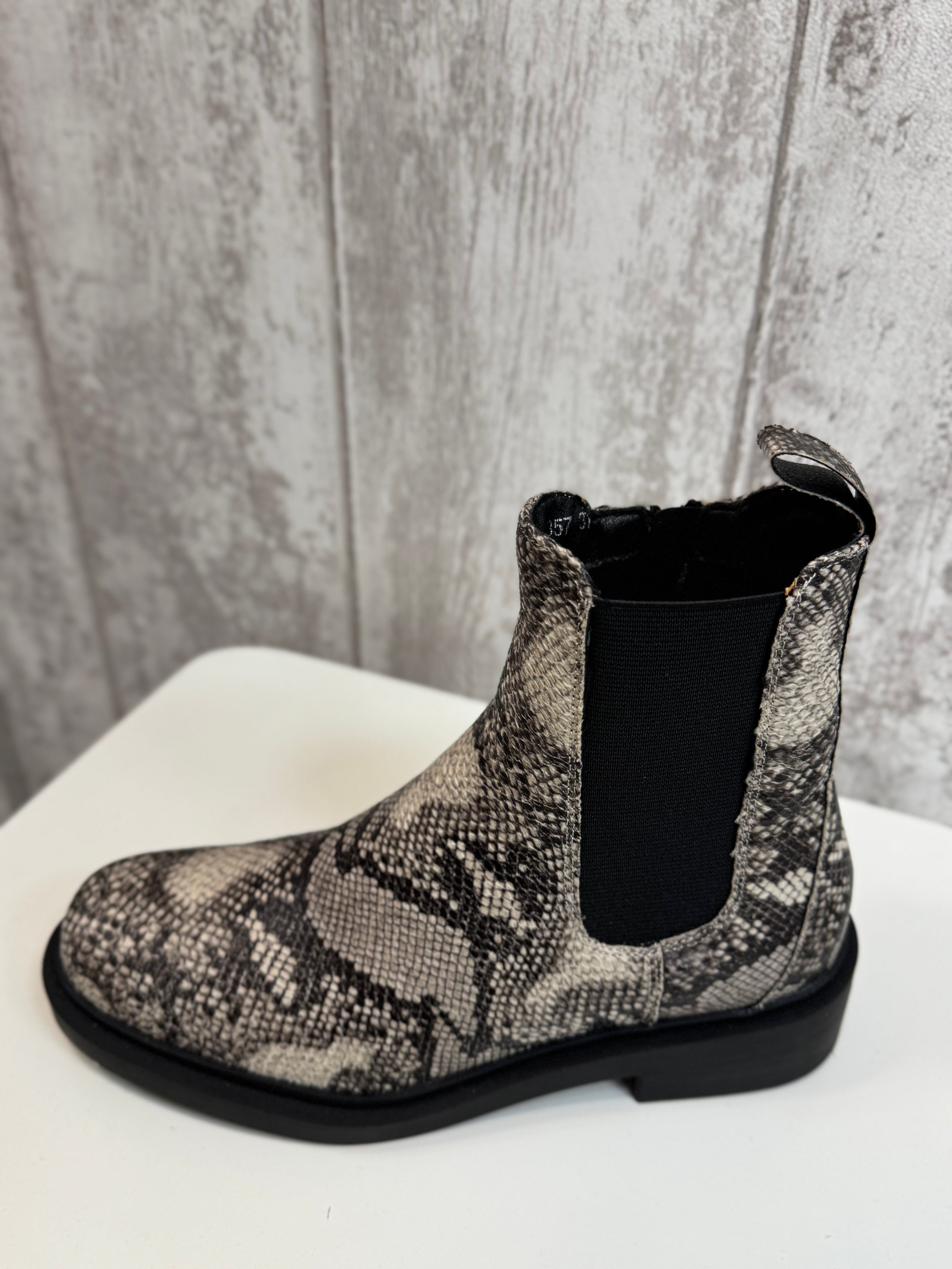 BOTÍN ANIMAL PRINT SERPIENTE