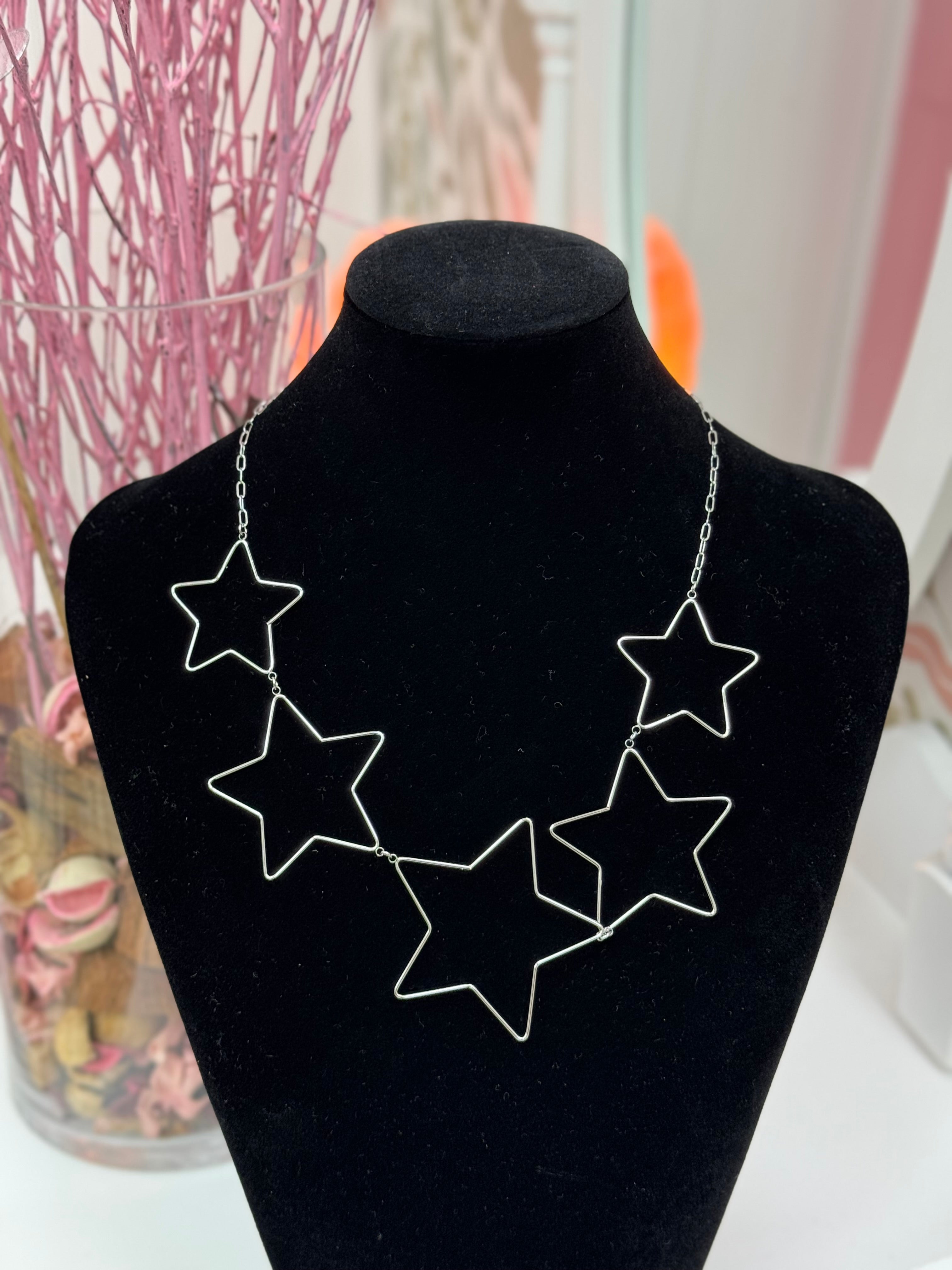 COLLAR ESTRELLAS PLATEADO