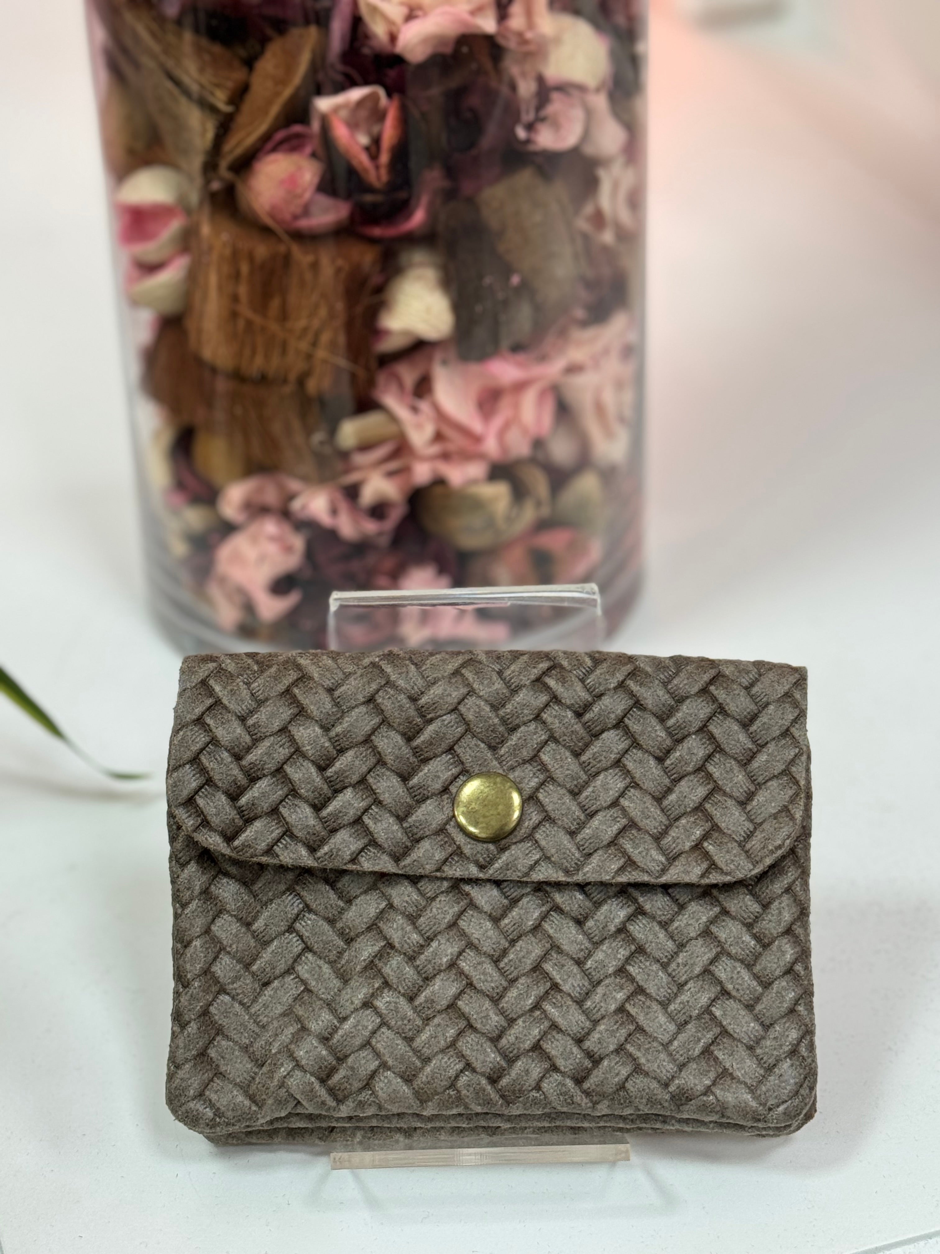 MONEDERO PIEL EFECTO TRENZADO