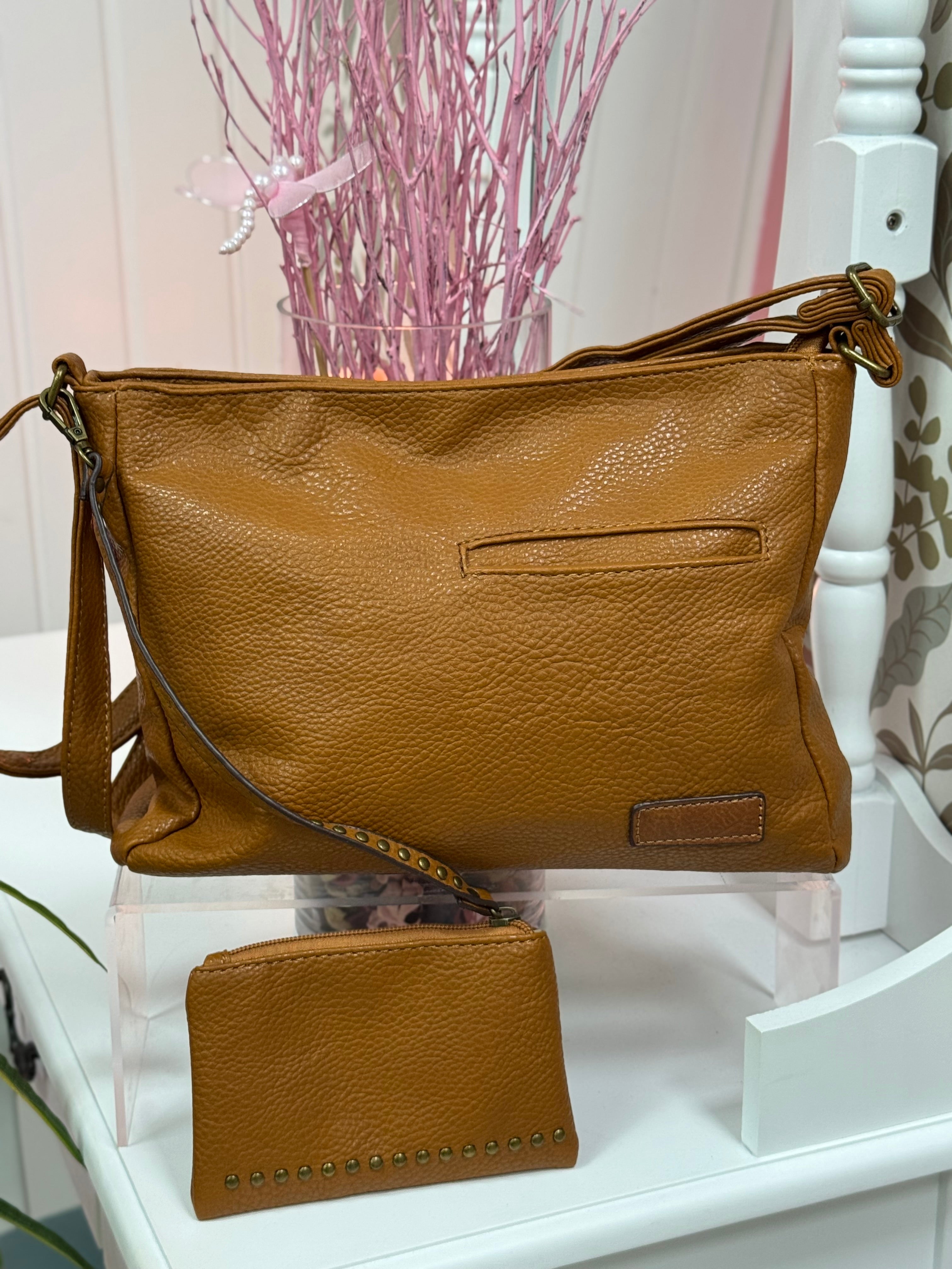 BOLSO POLIPIEL CON PEQUEÑO NECESER