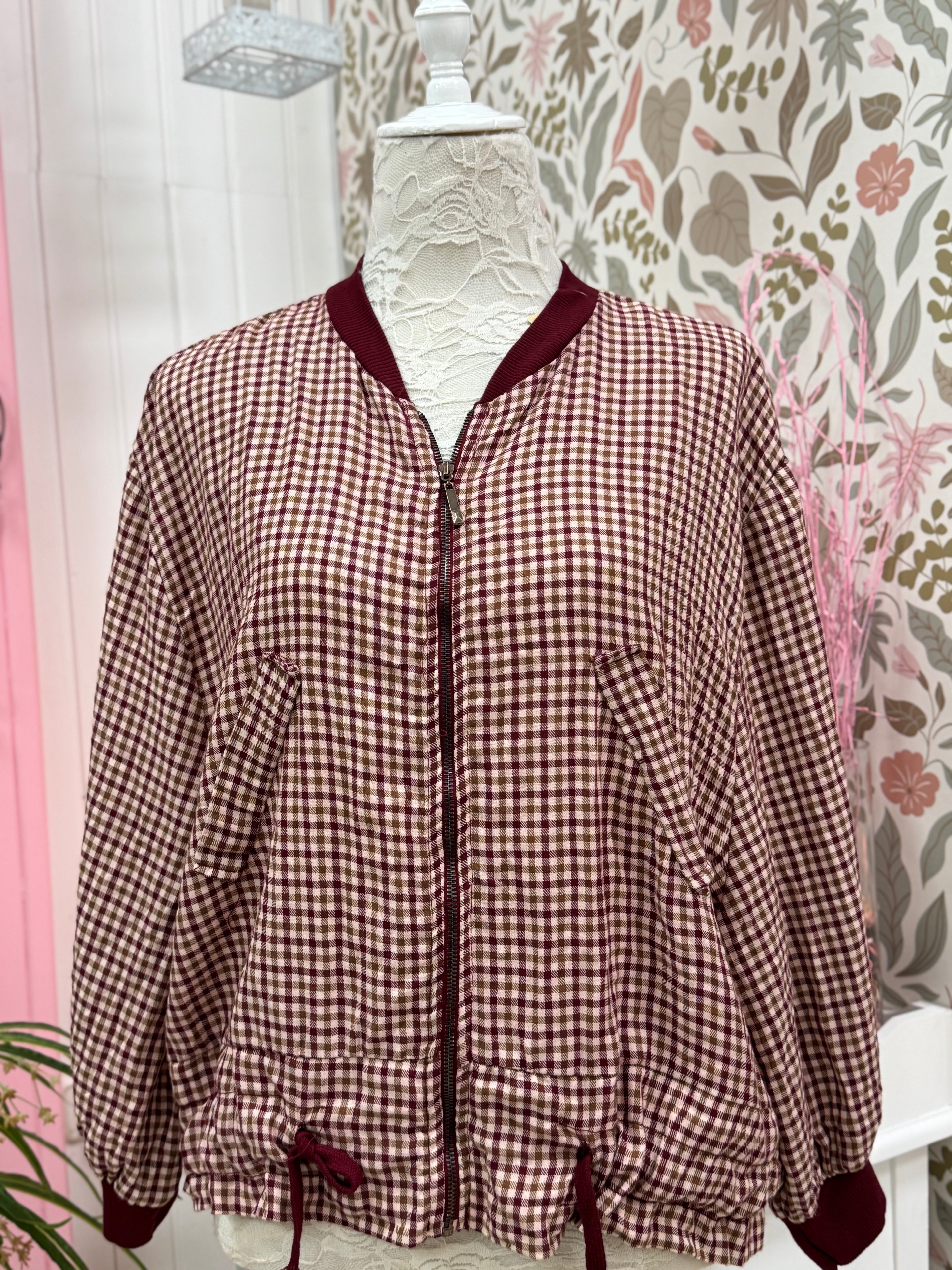 BOMBER CUADRITOS BURDEOS