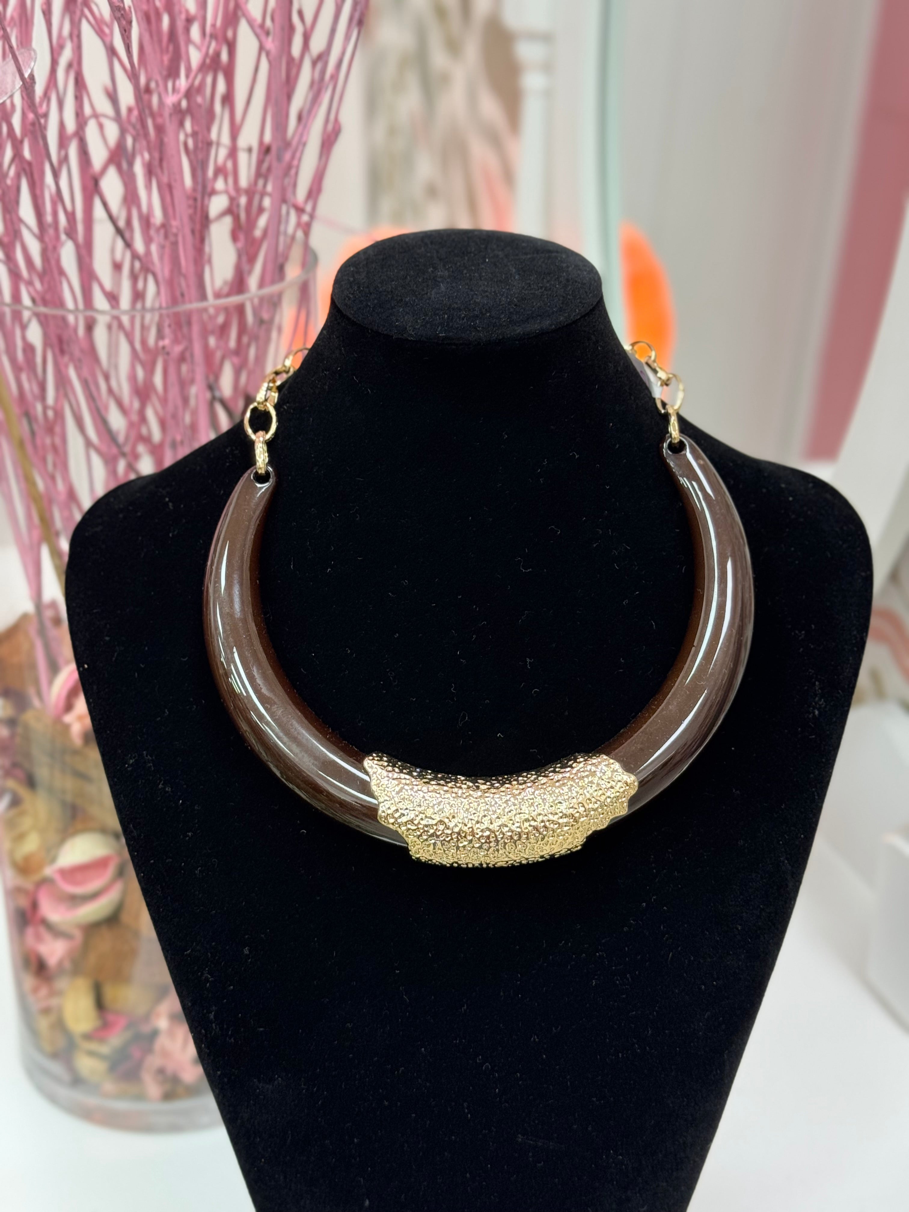 COLLAR MEDIO CÍRCULO