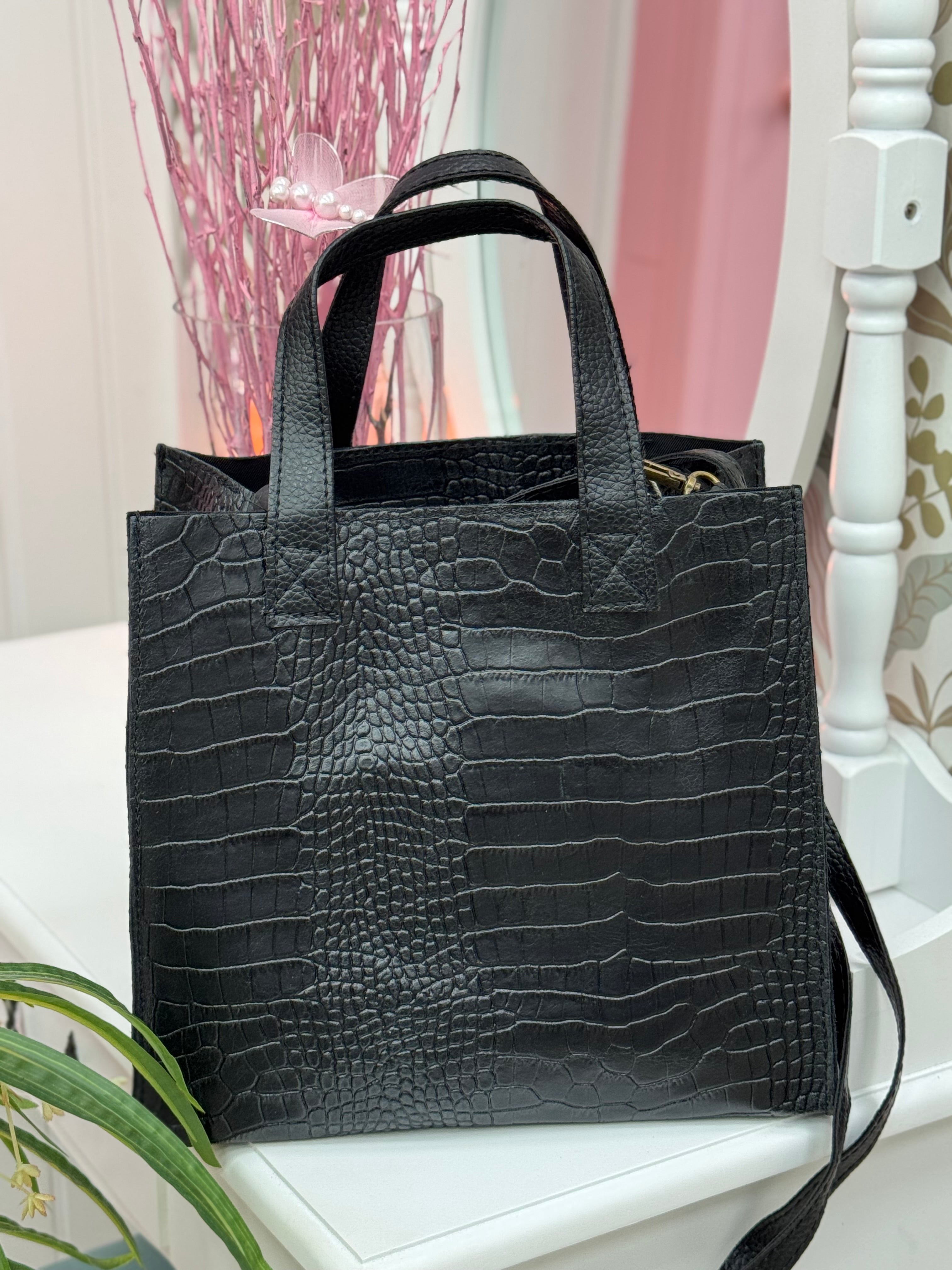 BOLSO PIEL TEXTURA Y ASA CORTA