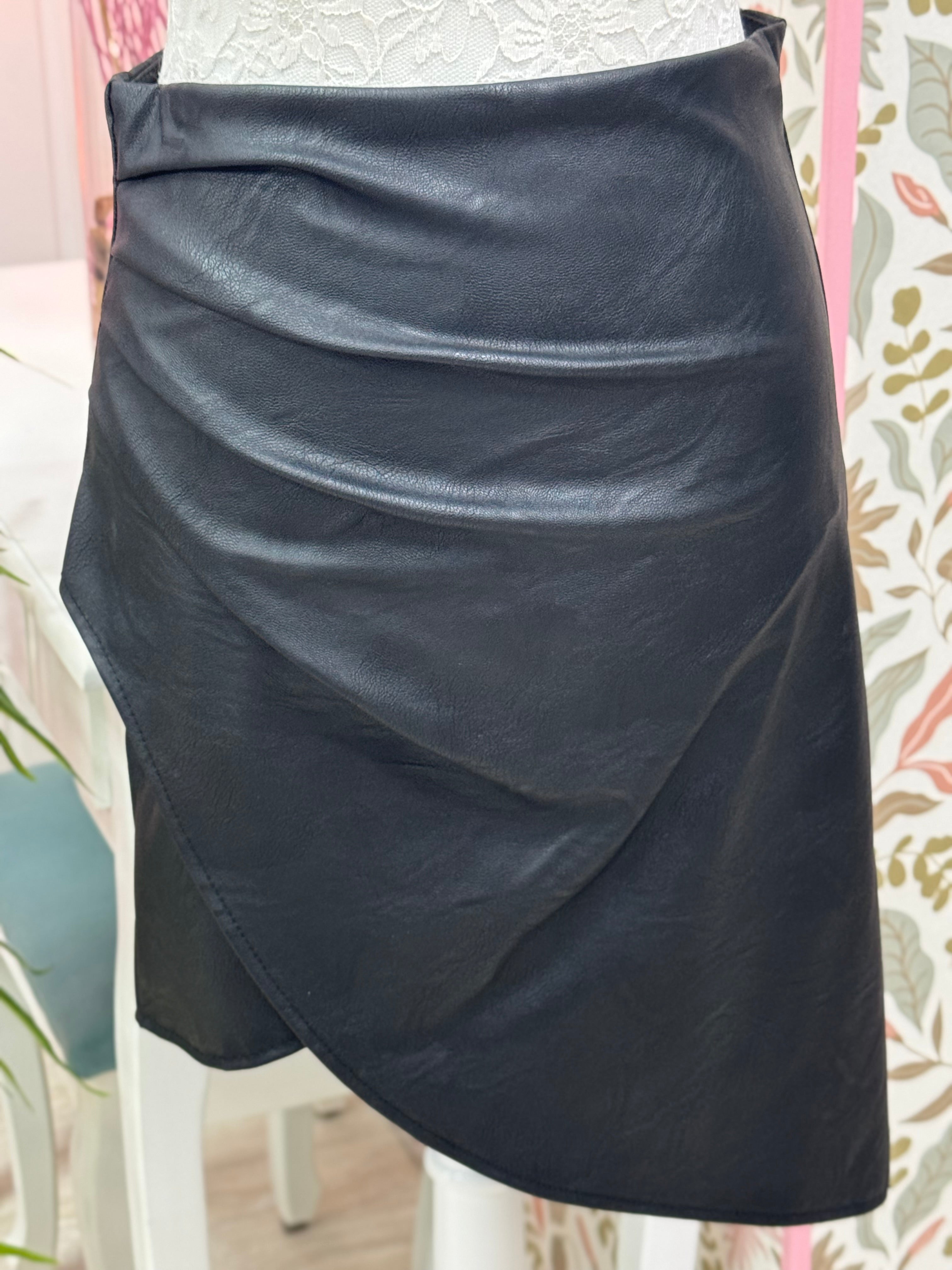 FALDA DE POLIPIEL FRUNCIDO