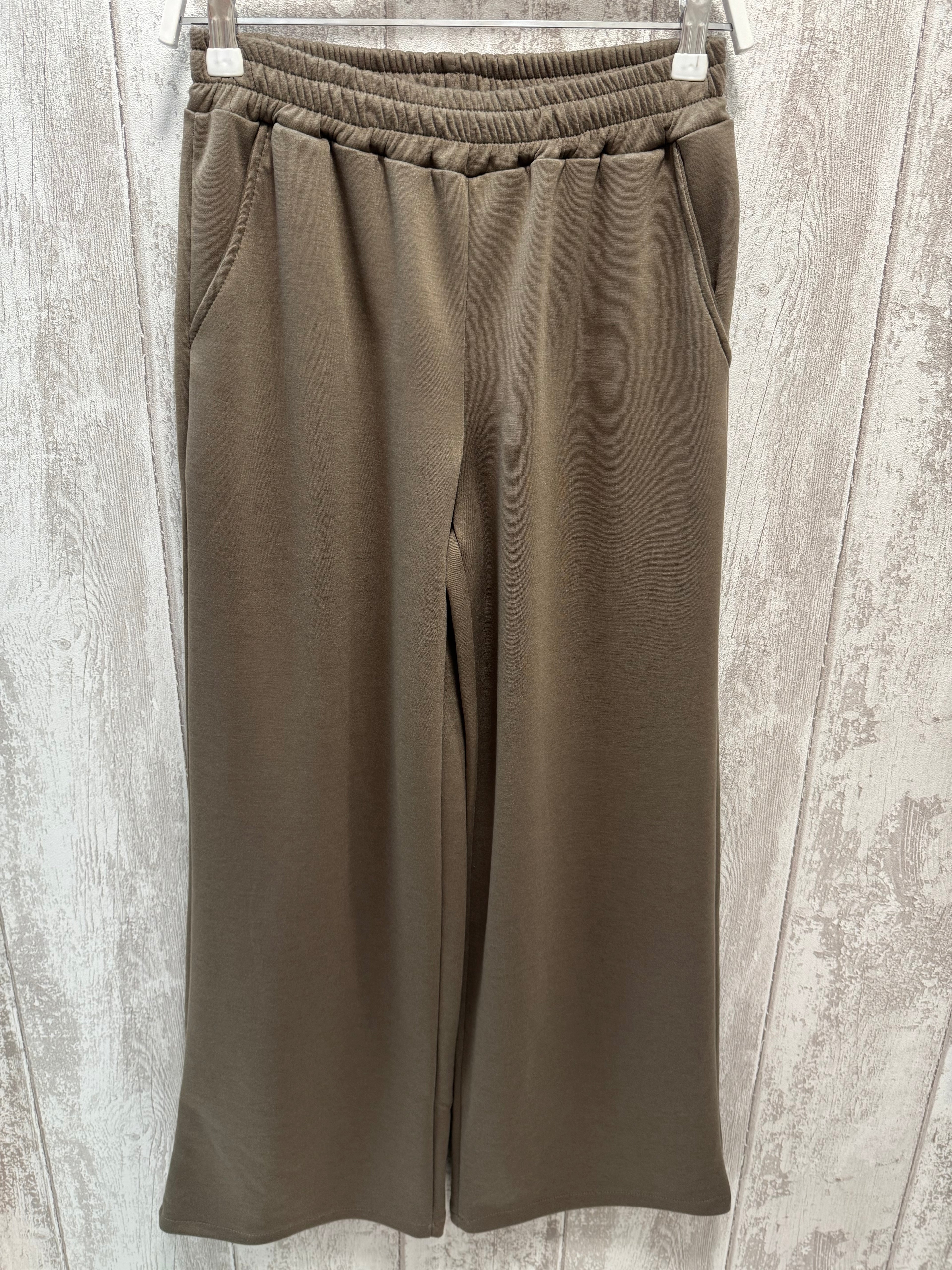 PANTALÓN TIPO CHÁNDAL ANCHO