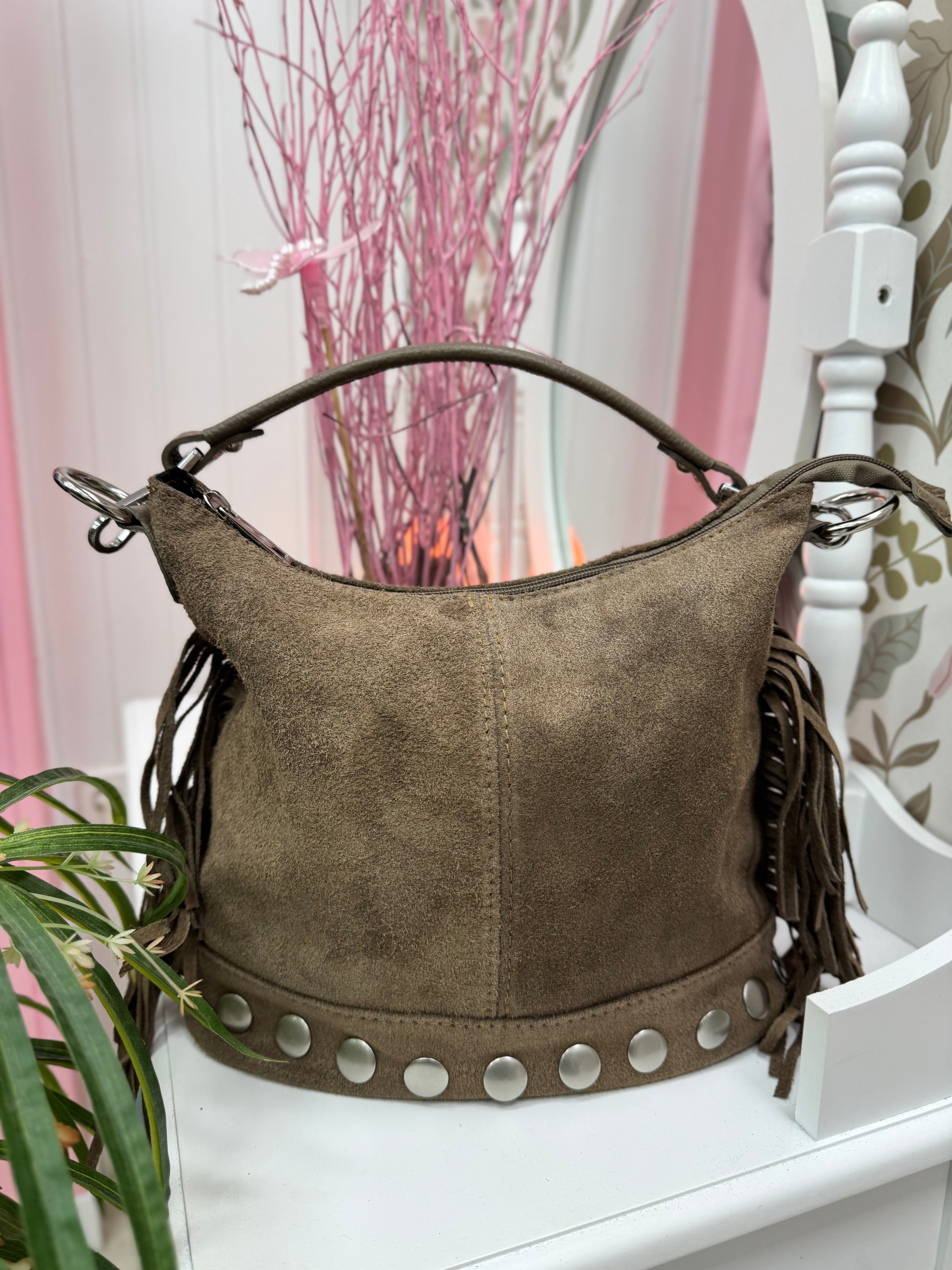 BOLSO PIEL VUELTA TACHAS Y FLECOS