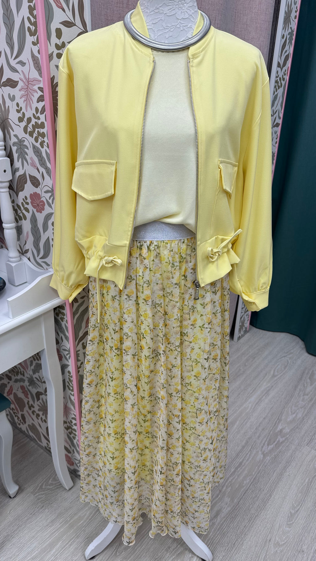 CHAQUETA CON BOLSILLOS