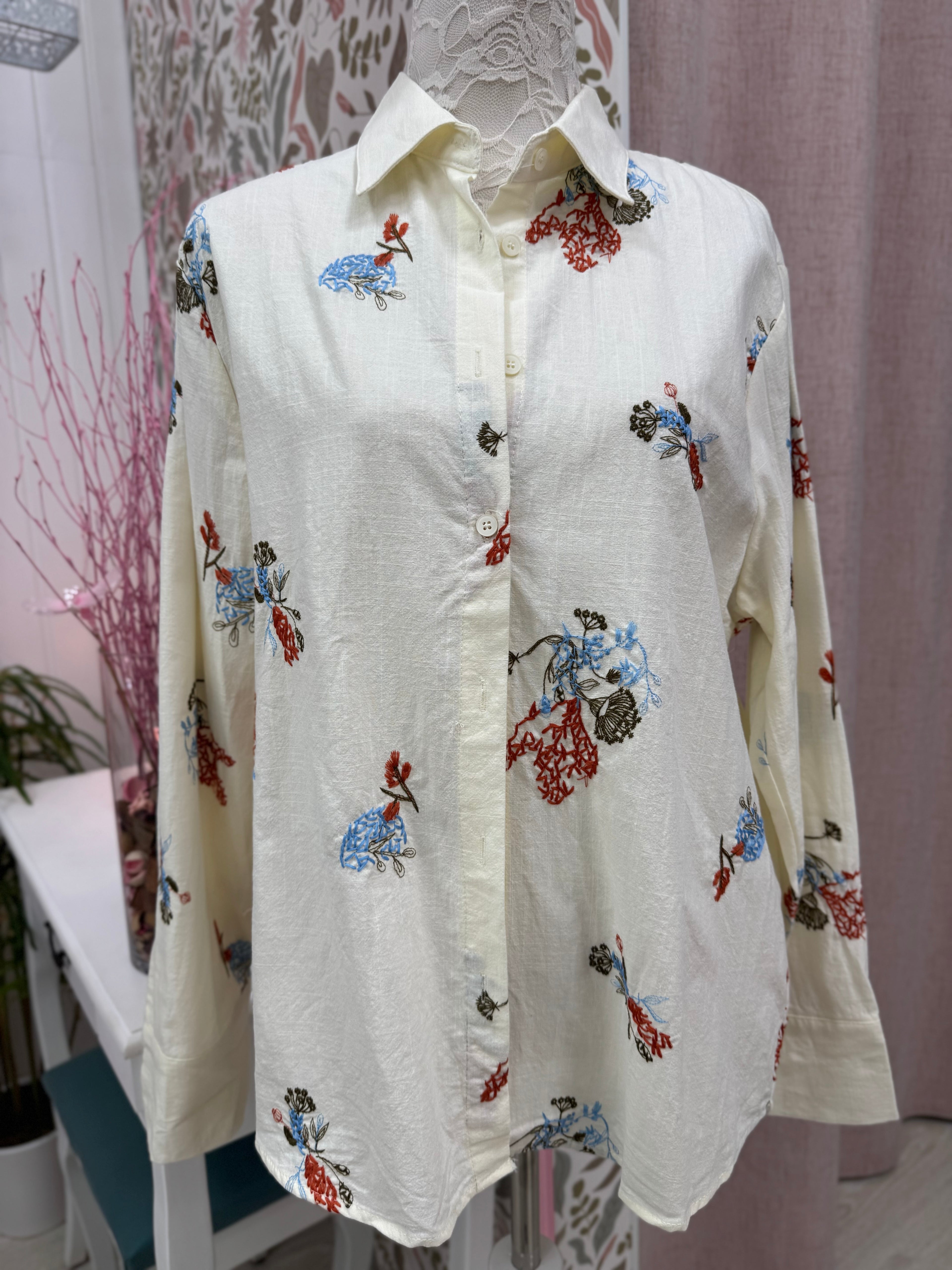 CAMISA BEIGE BORDADA