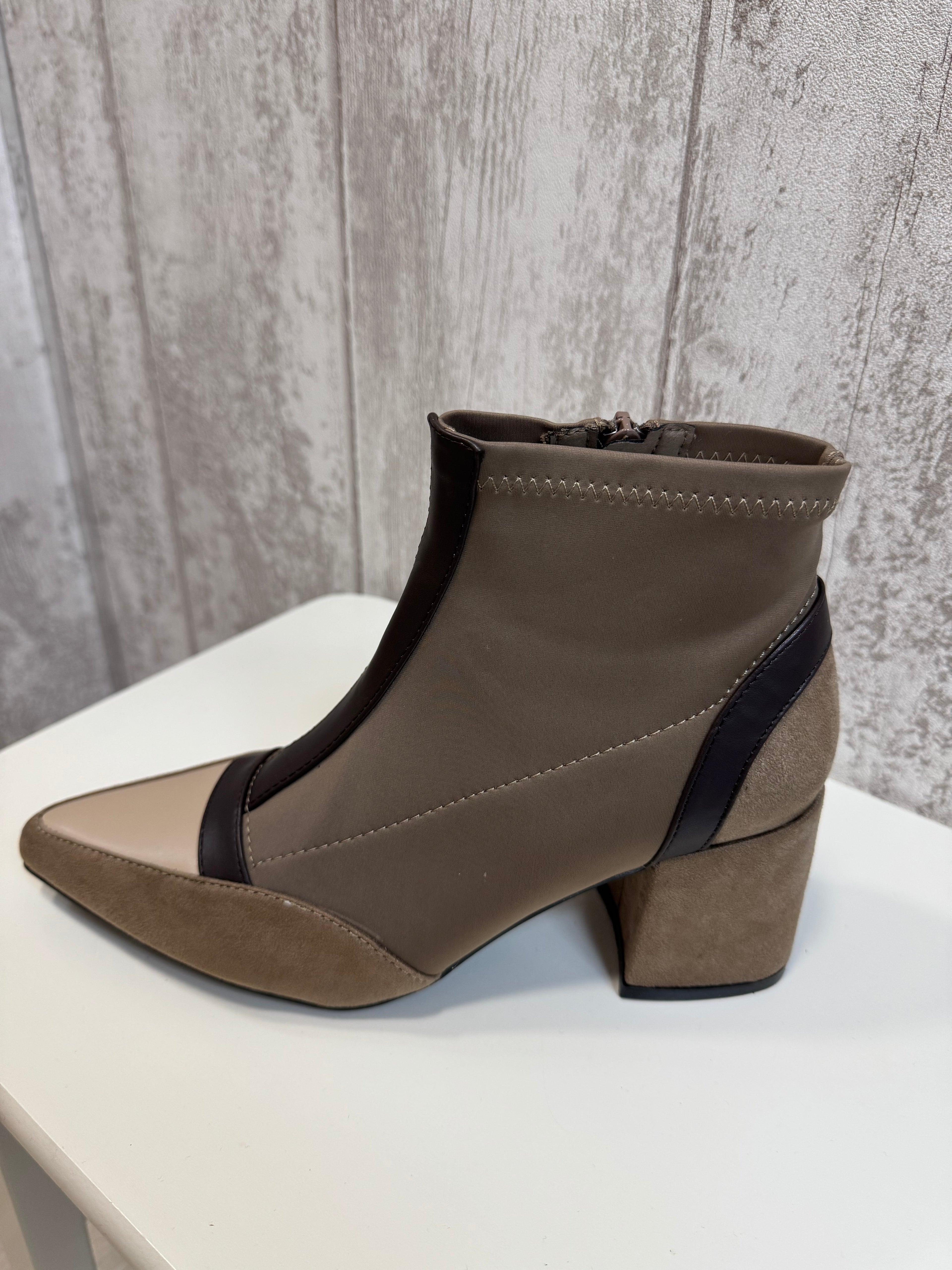 BOTÍN TACÓN CUADRADO