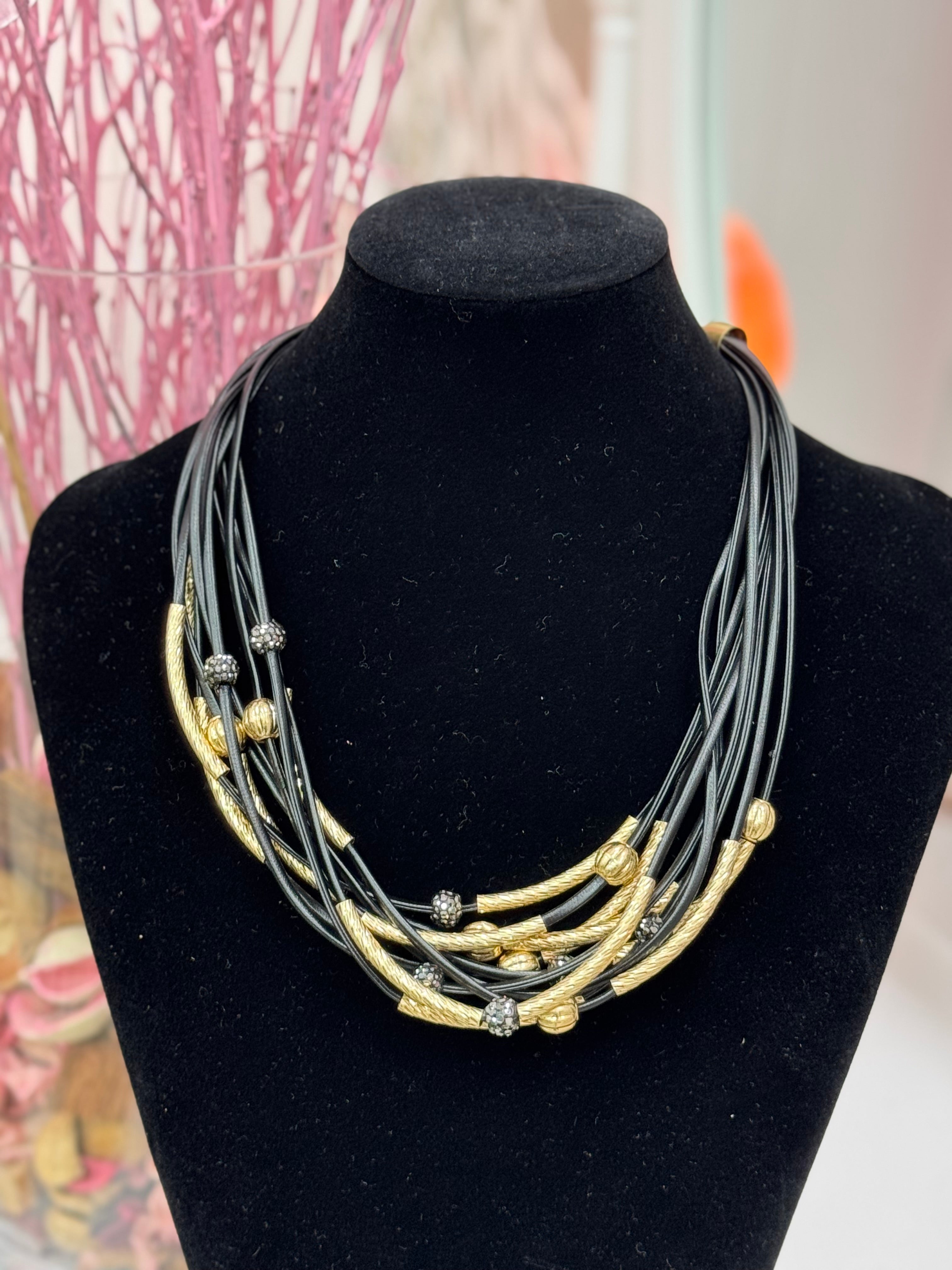 COLLAR NEGRO Y DORADO