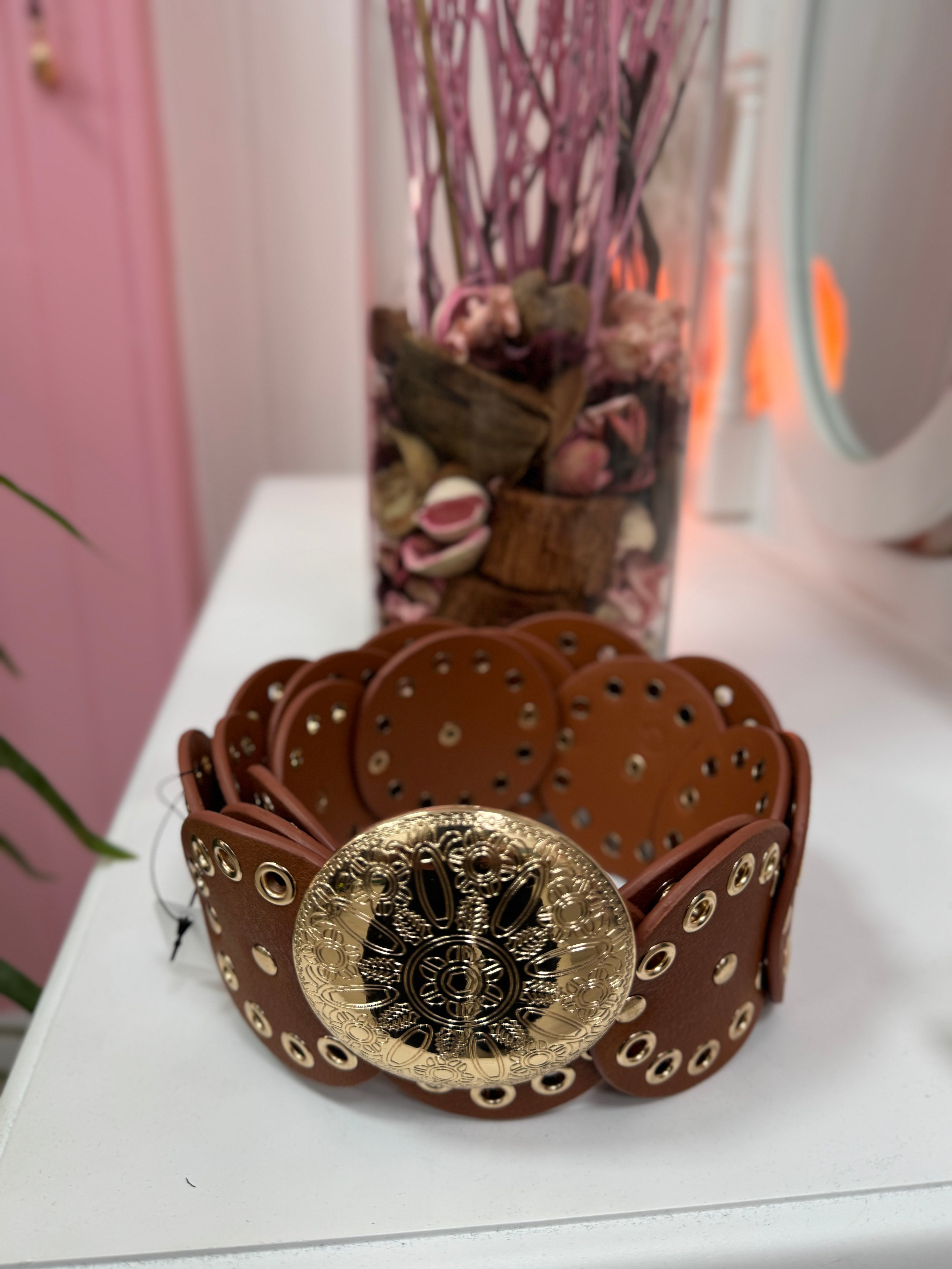 CINTURONES CÍRCULOS TACHAS