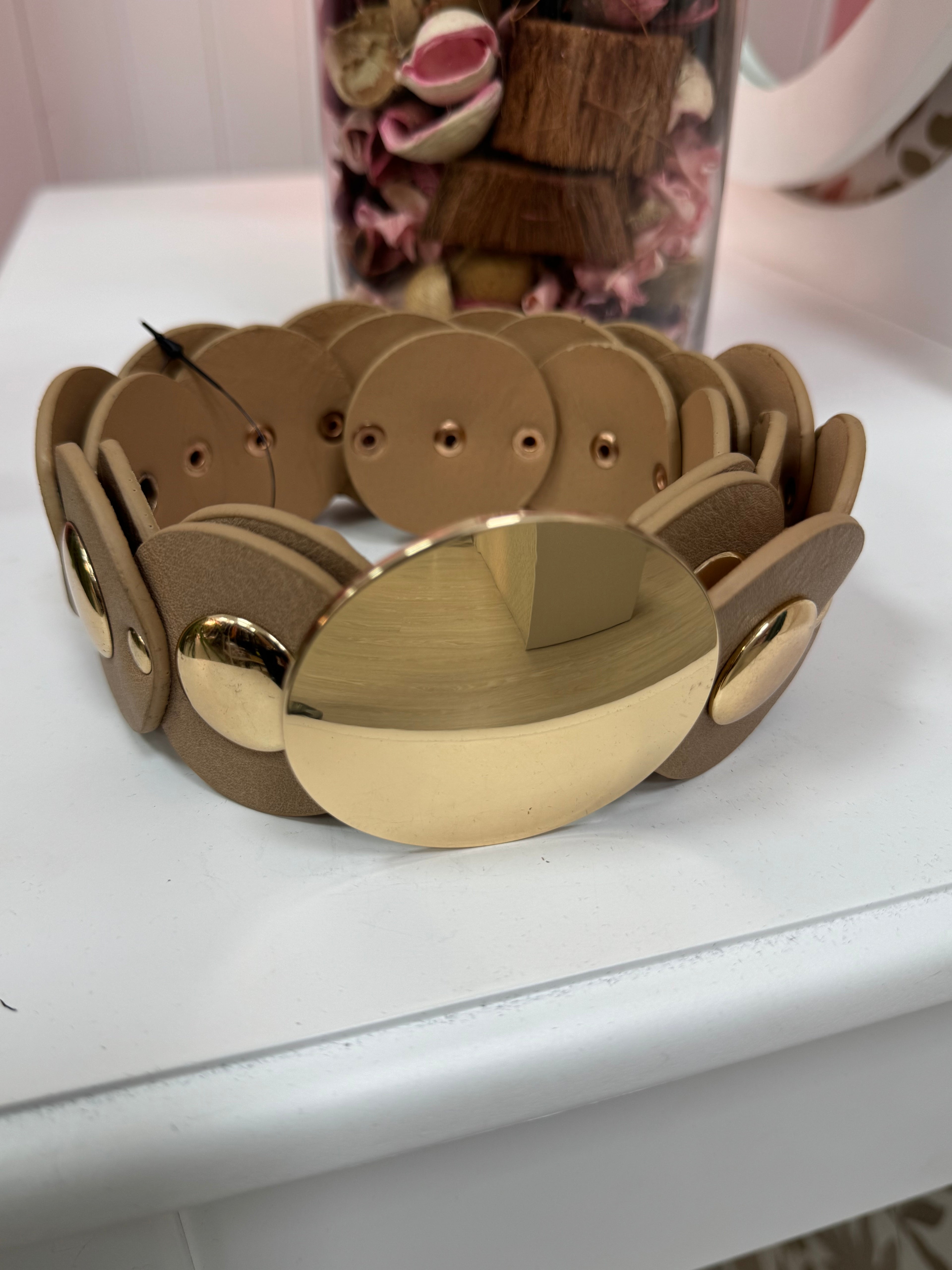 CINTURÓN CÍRCULOS TACHAS GRANDES