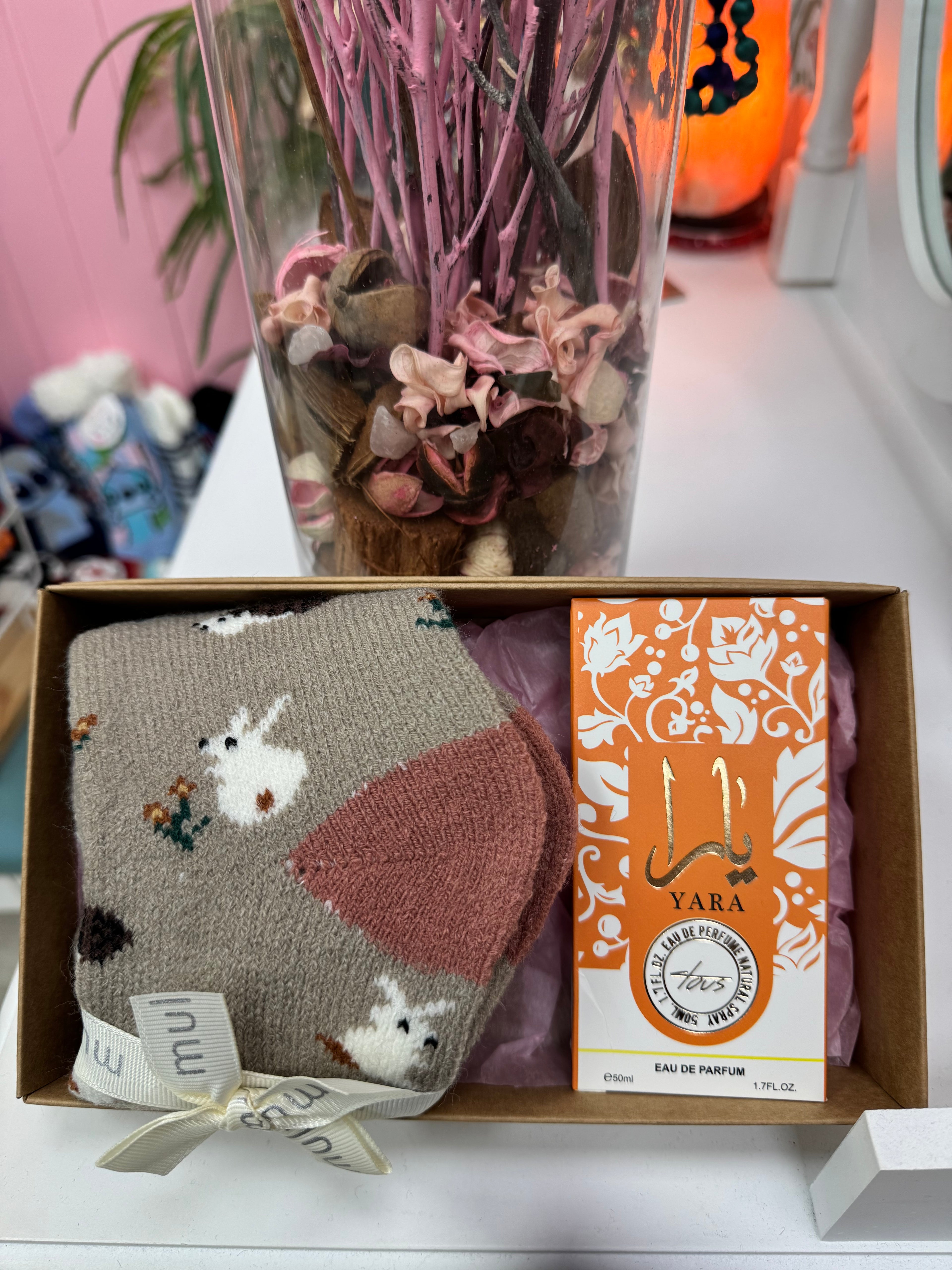 PACK PERFUME YARA TOUS + CALCETINES