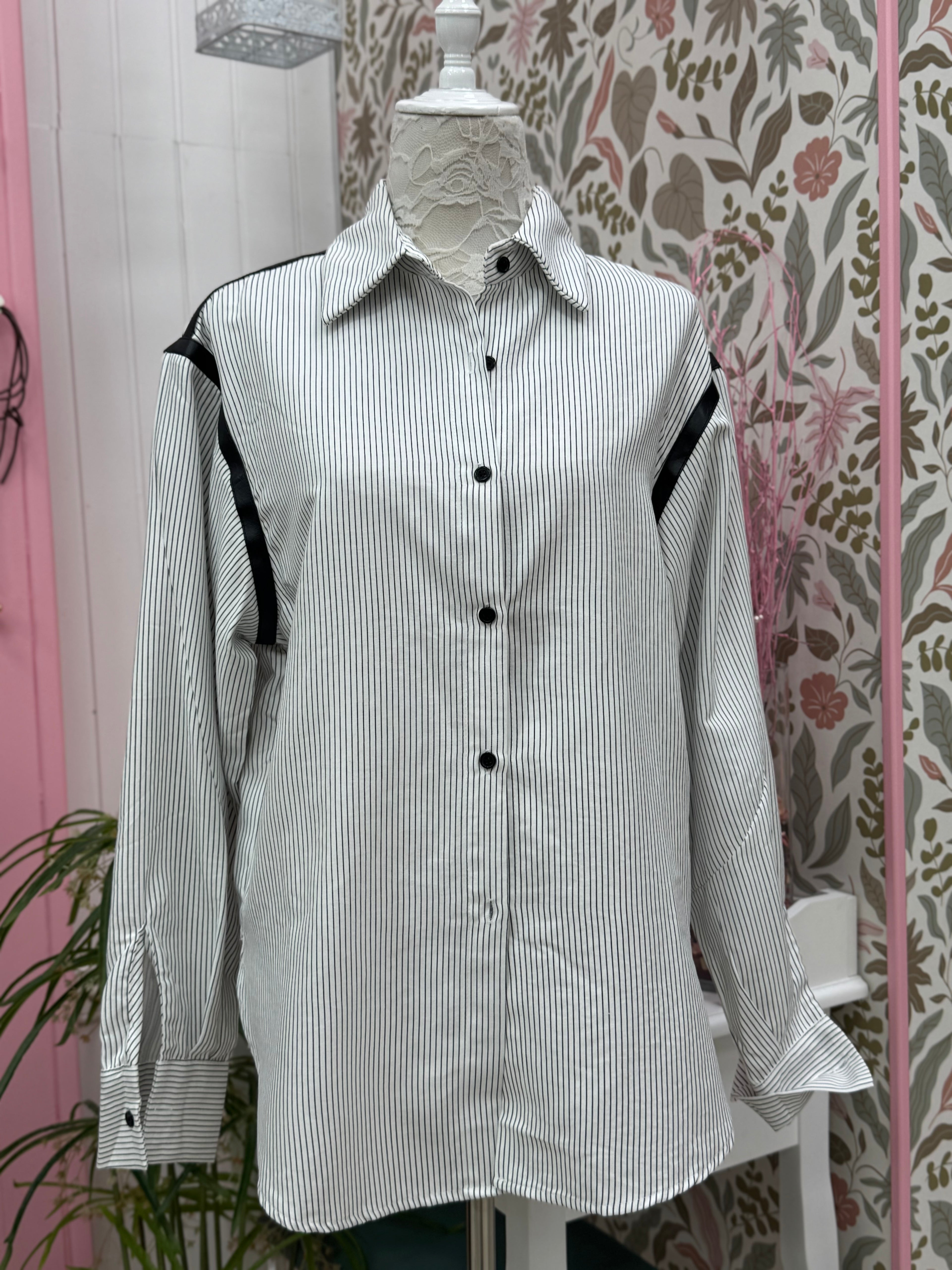 CAMISA MULTIRAYAS CON POLIPIEL