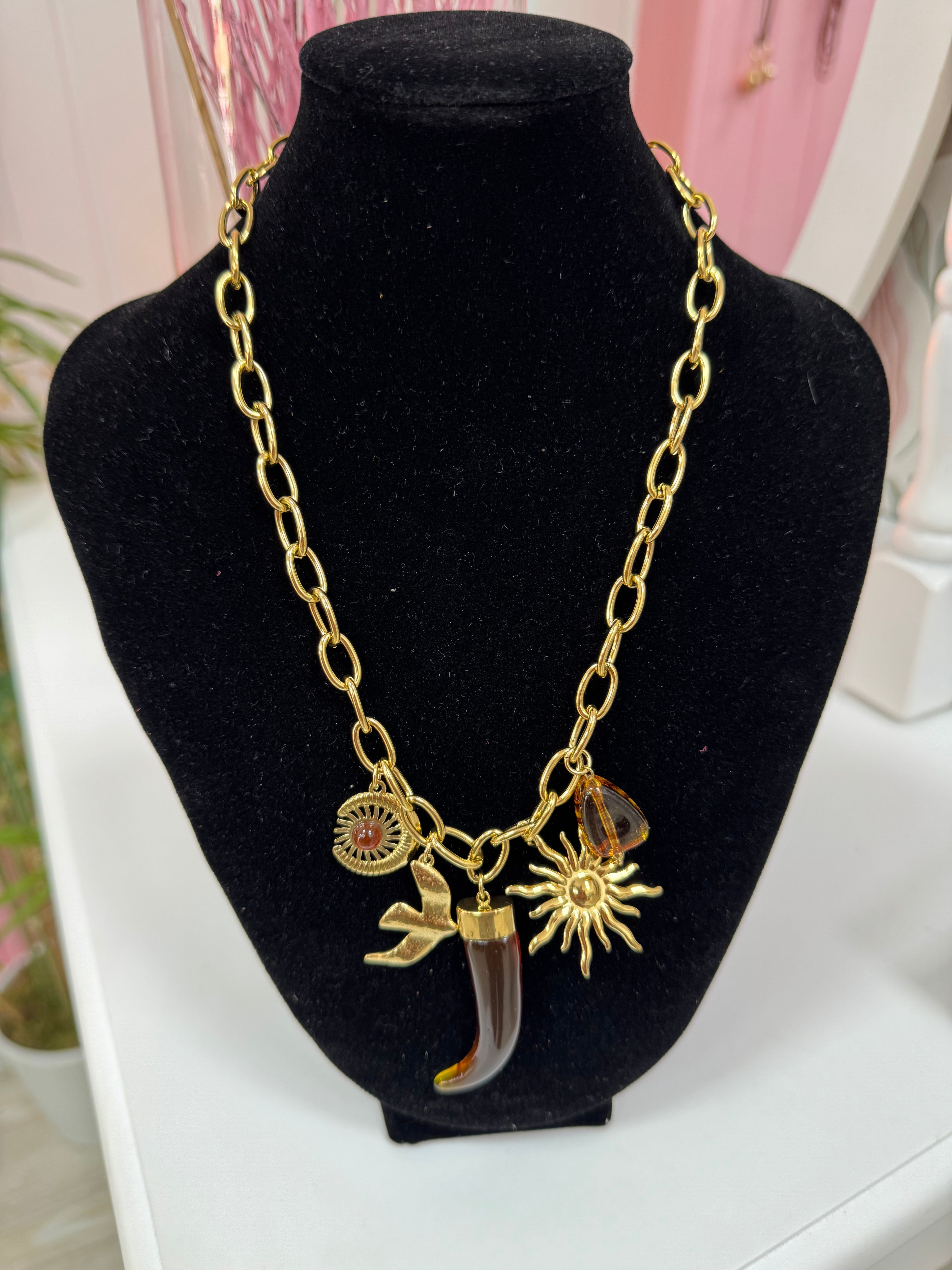 COLLAR ACERO DORADO CUERNO