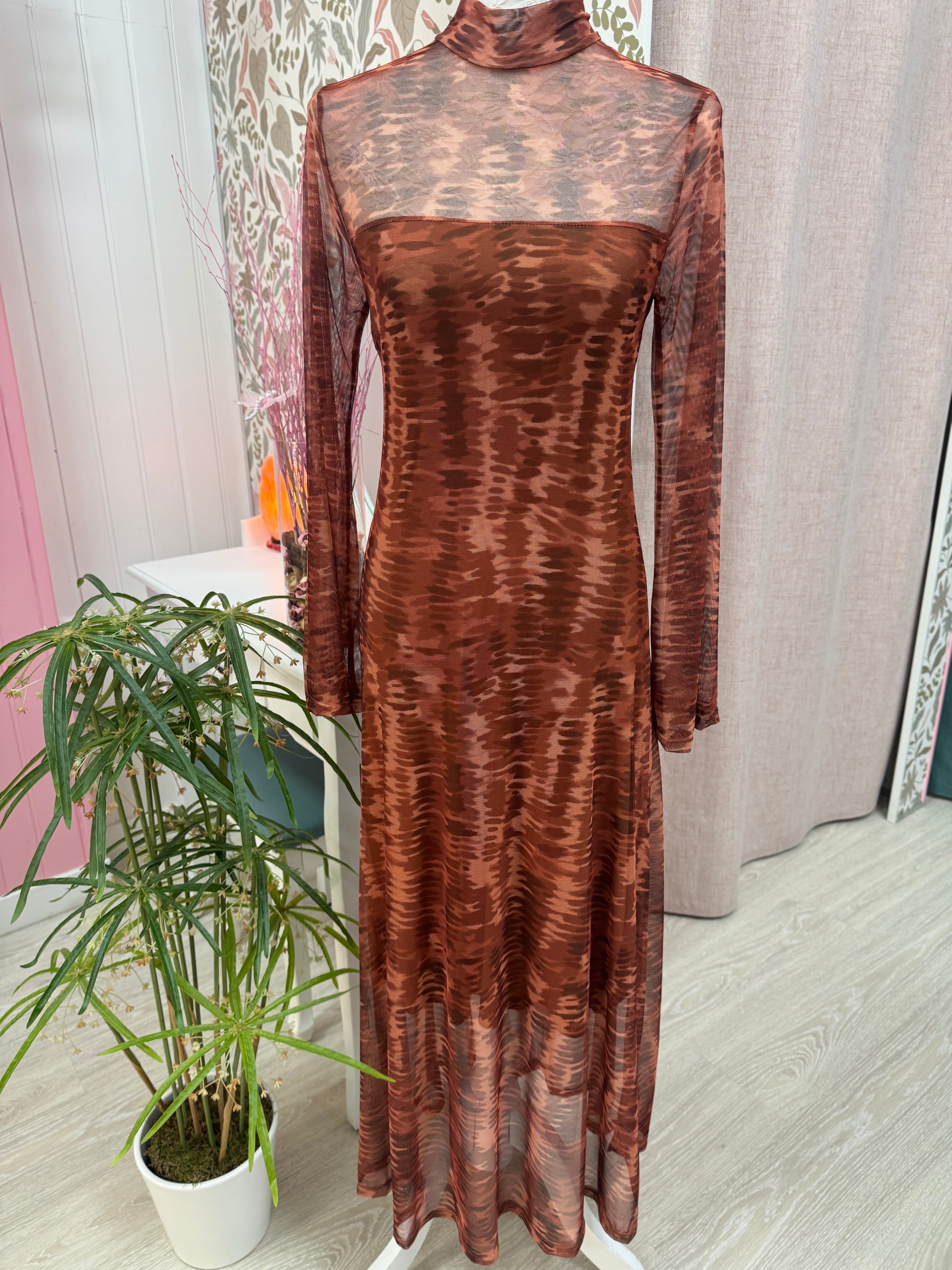 VESTIDO TUL CUELLO SEMI ALTO