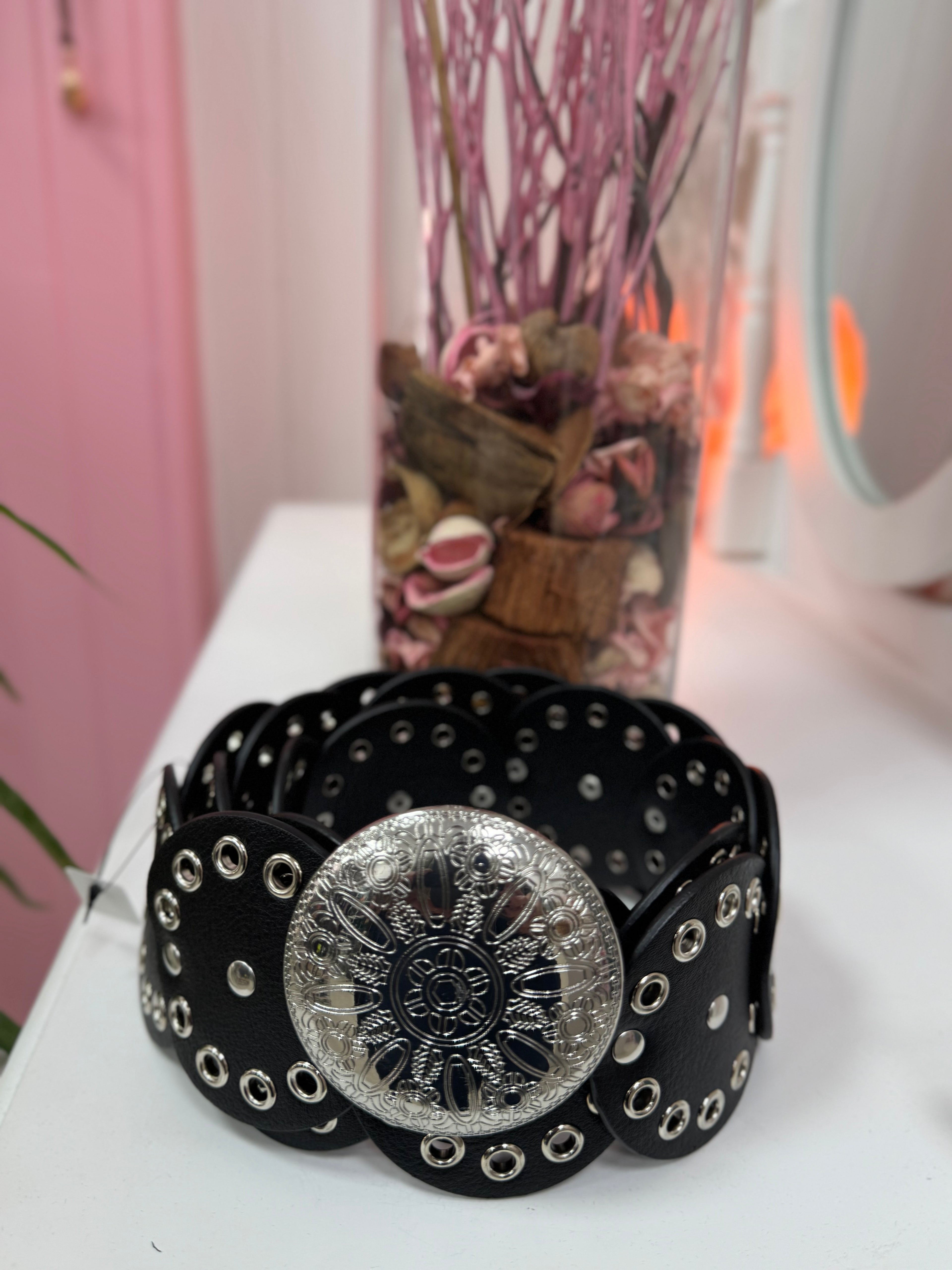 CINTURONES CÍRCULOS TACHAS