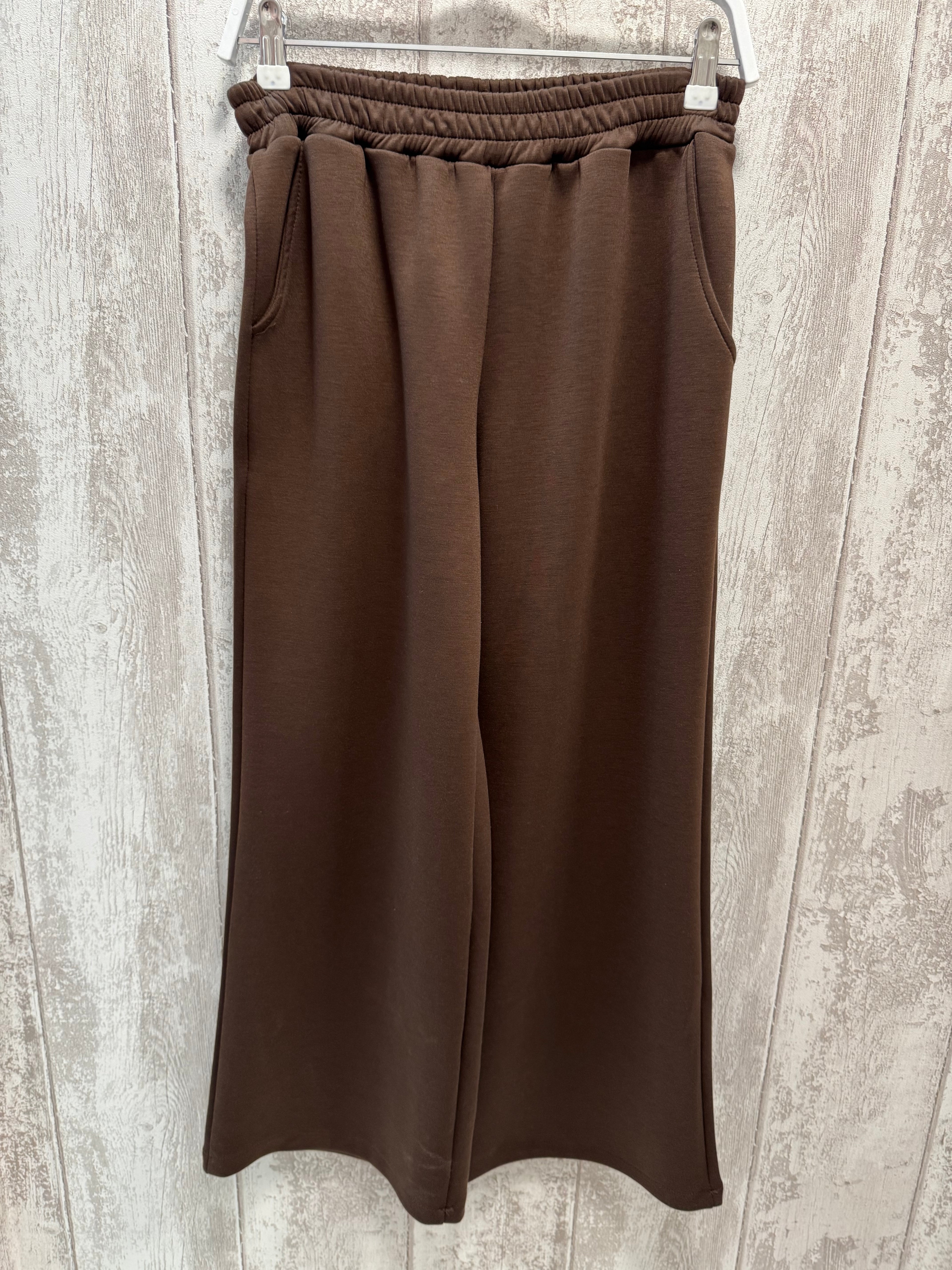 PANTALÓN TIPO CHÁNDAL ANCHO