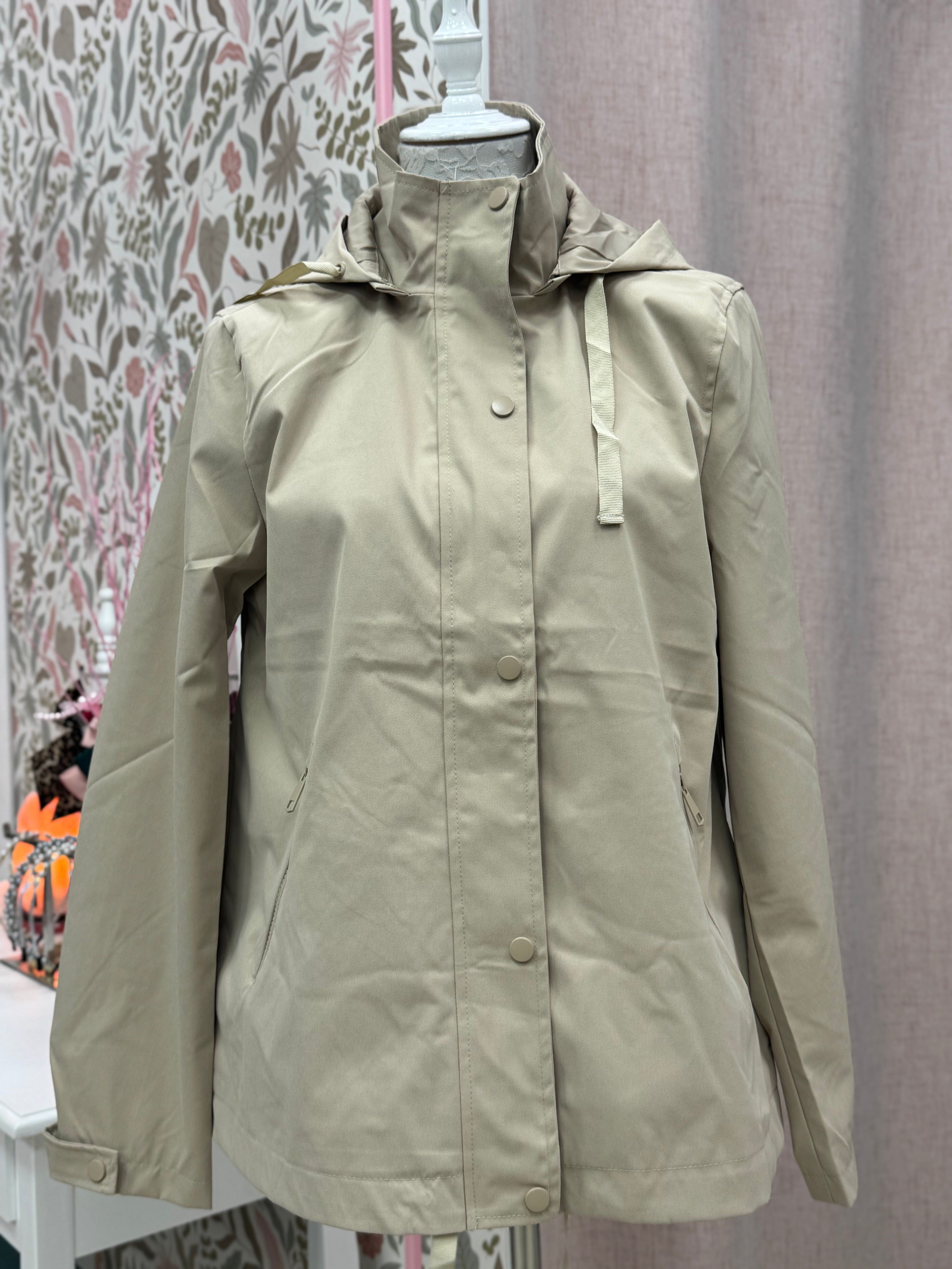 CAZADORA CAPUCHA BEIGE