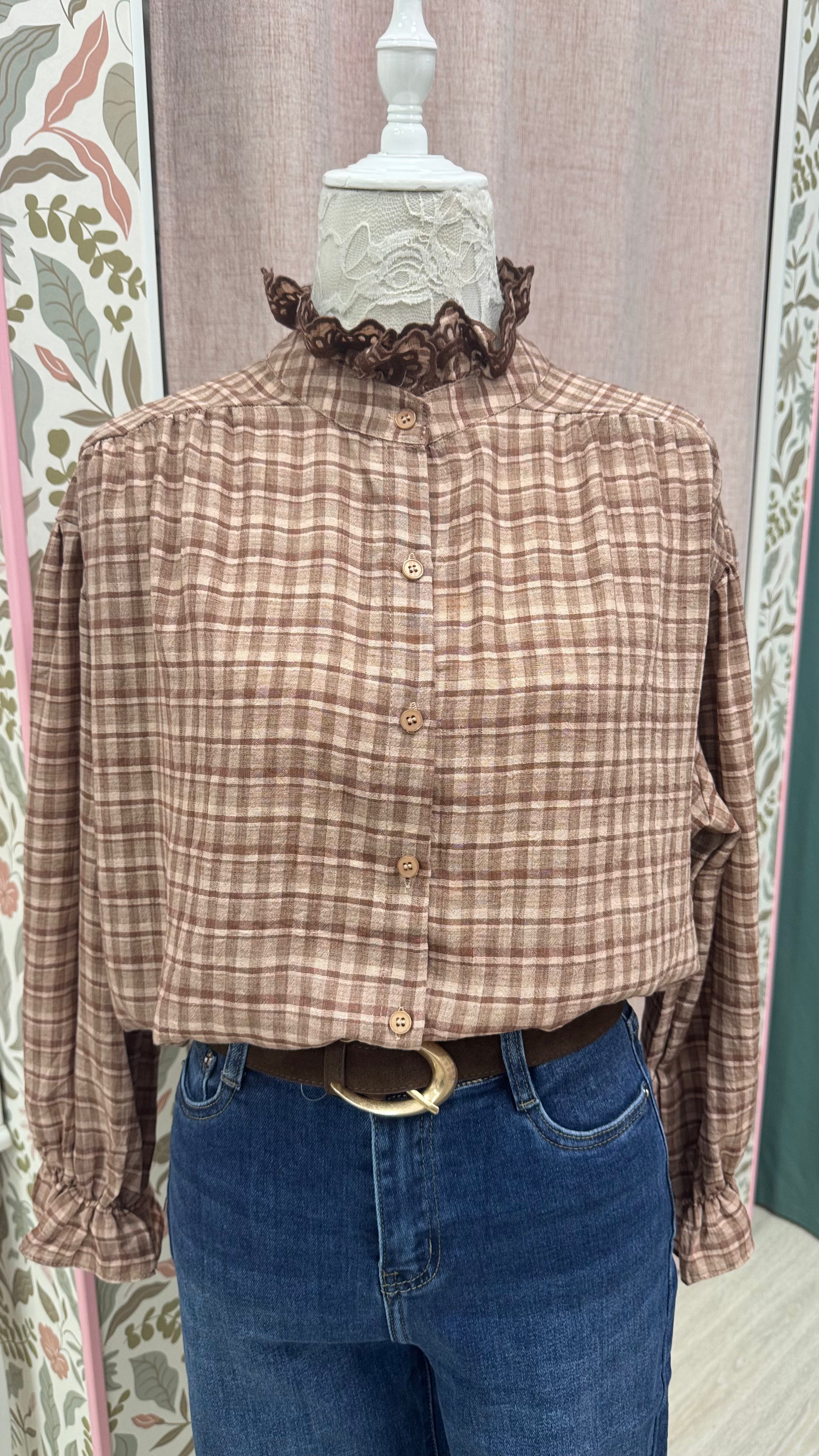 CAMISA CUADROS CUELLO BORDADO