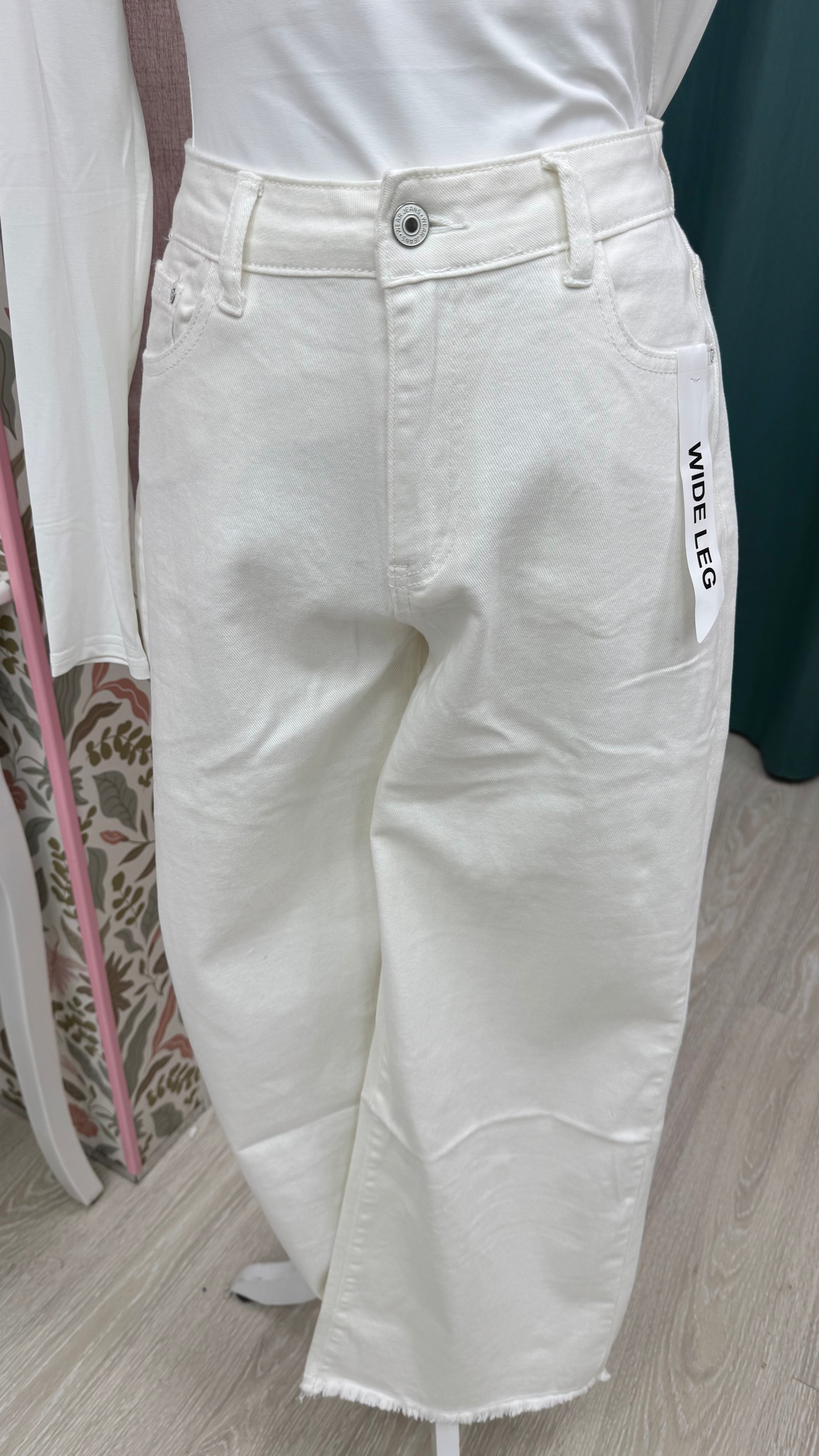 VAQUEROS “WIDE LEG” BLANCO ROTO