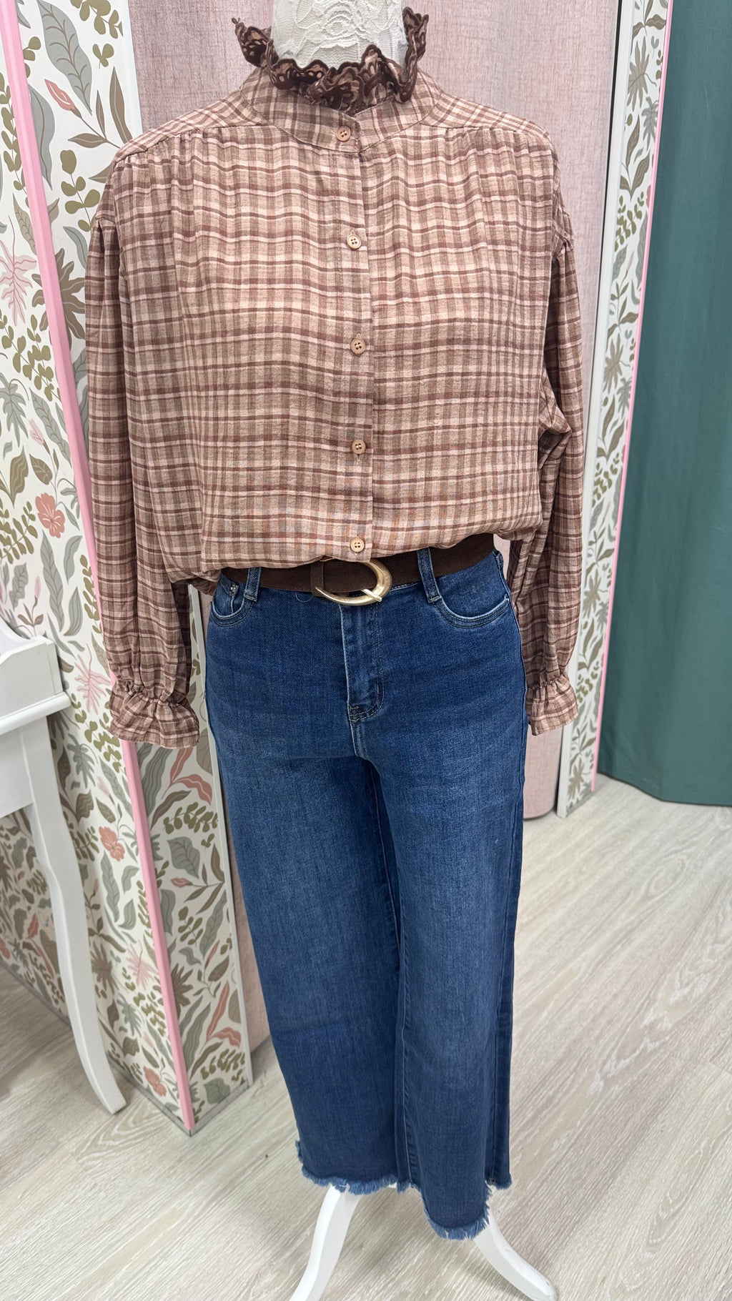CAMISA CUADROS CUELLO BORDADO