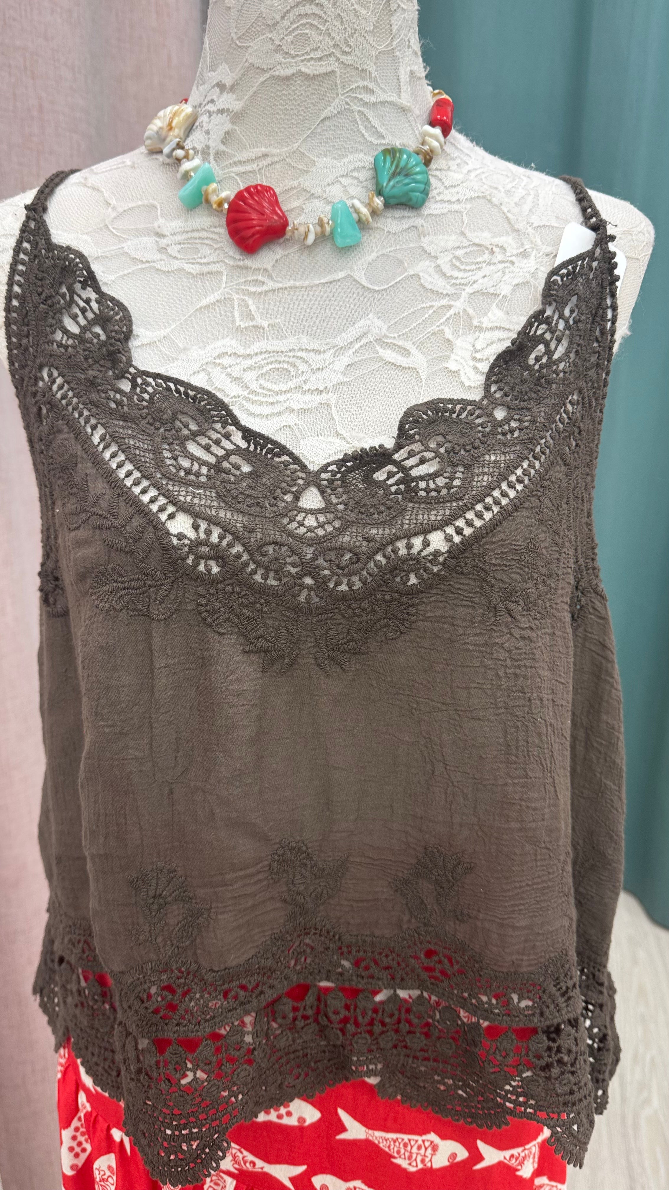 BLUSAS TIRANTES ENCAJE