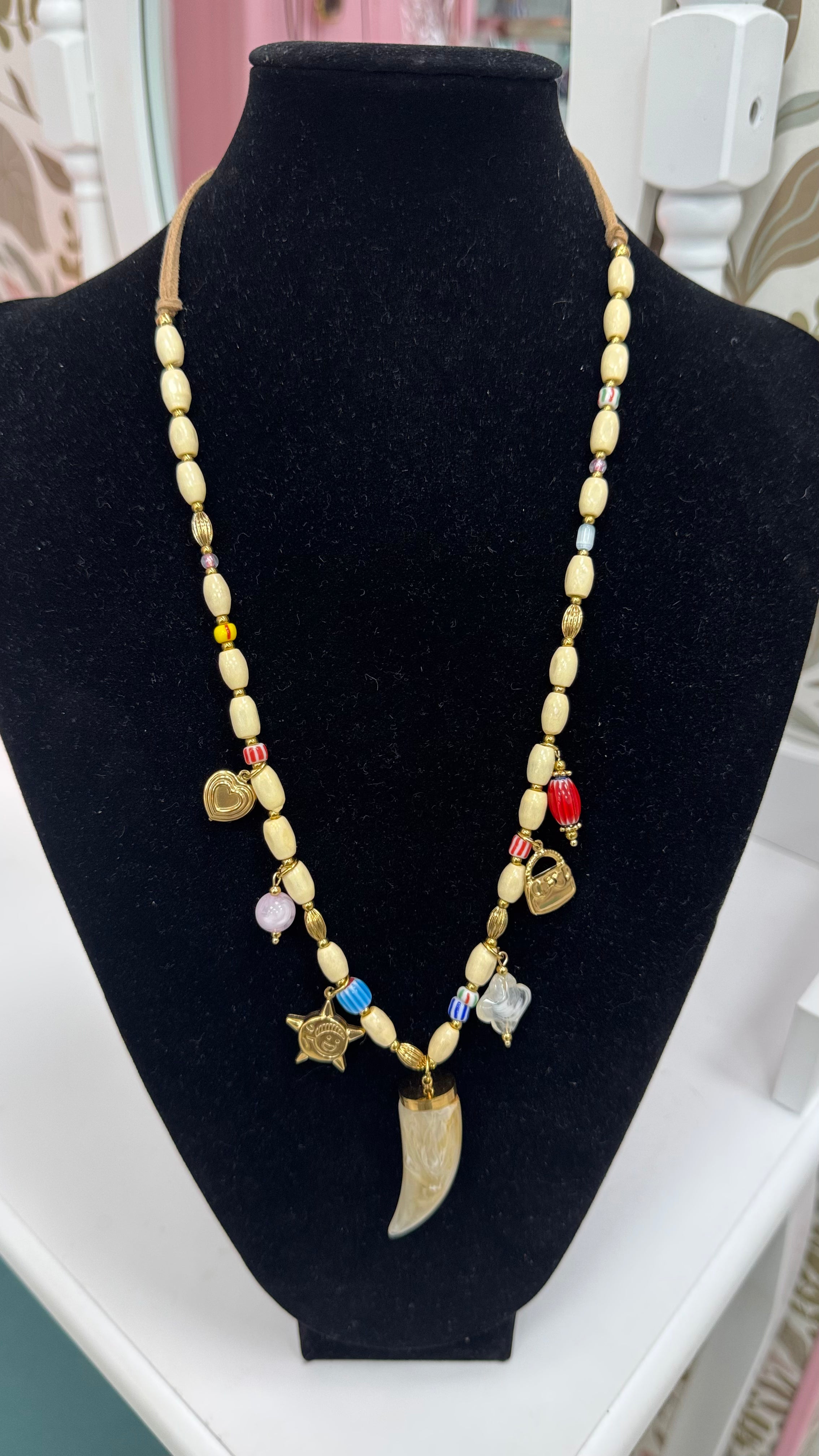 COLLAR RESINA LARGO
