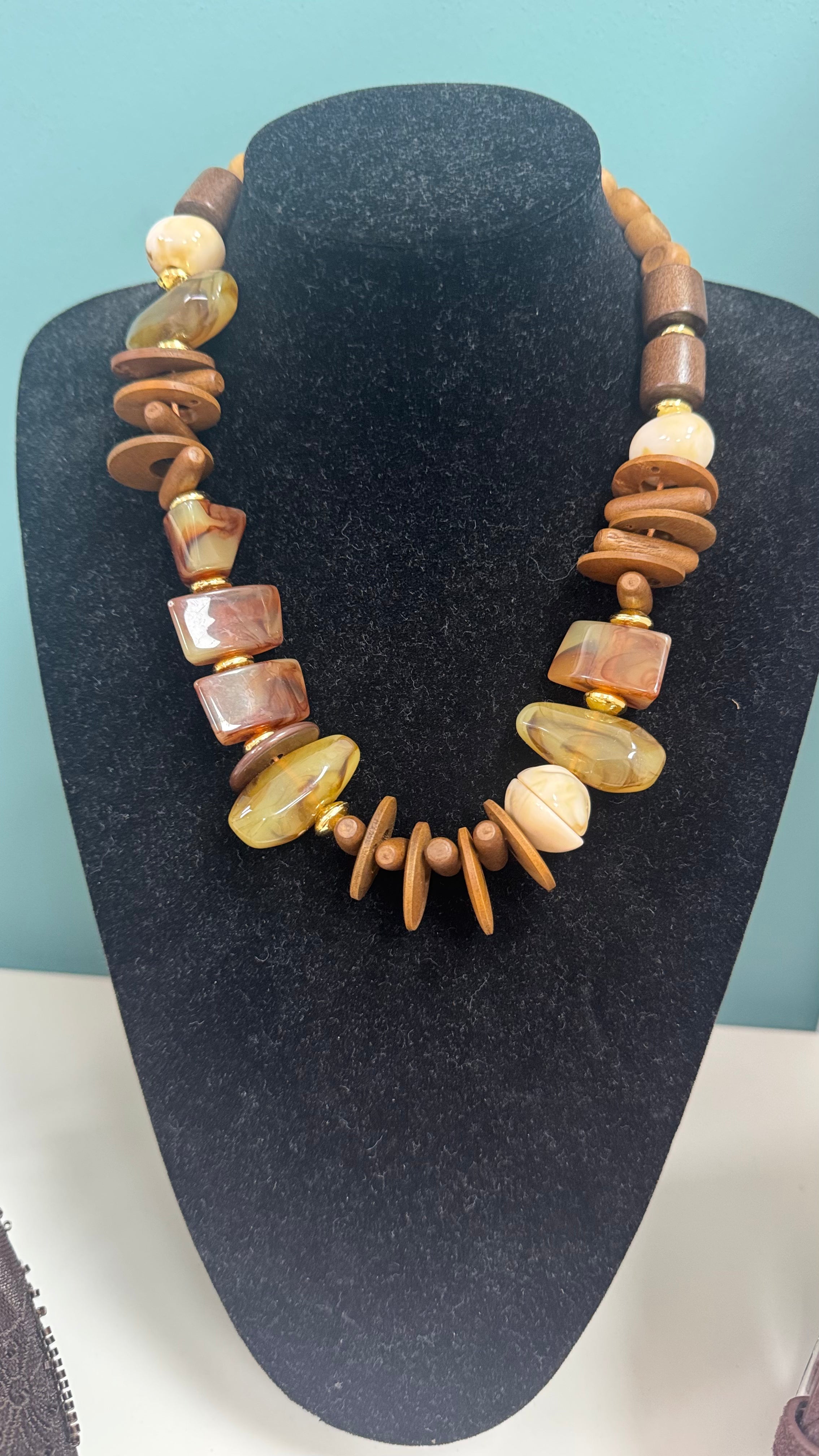 COLLAR MADERA Y RESINA