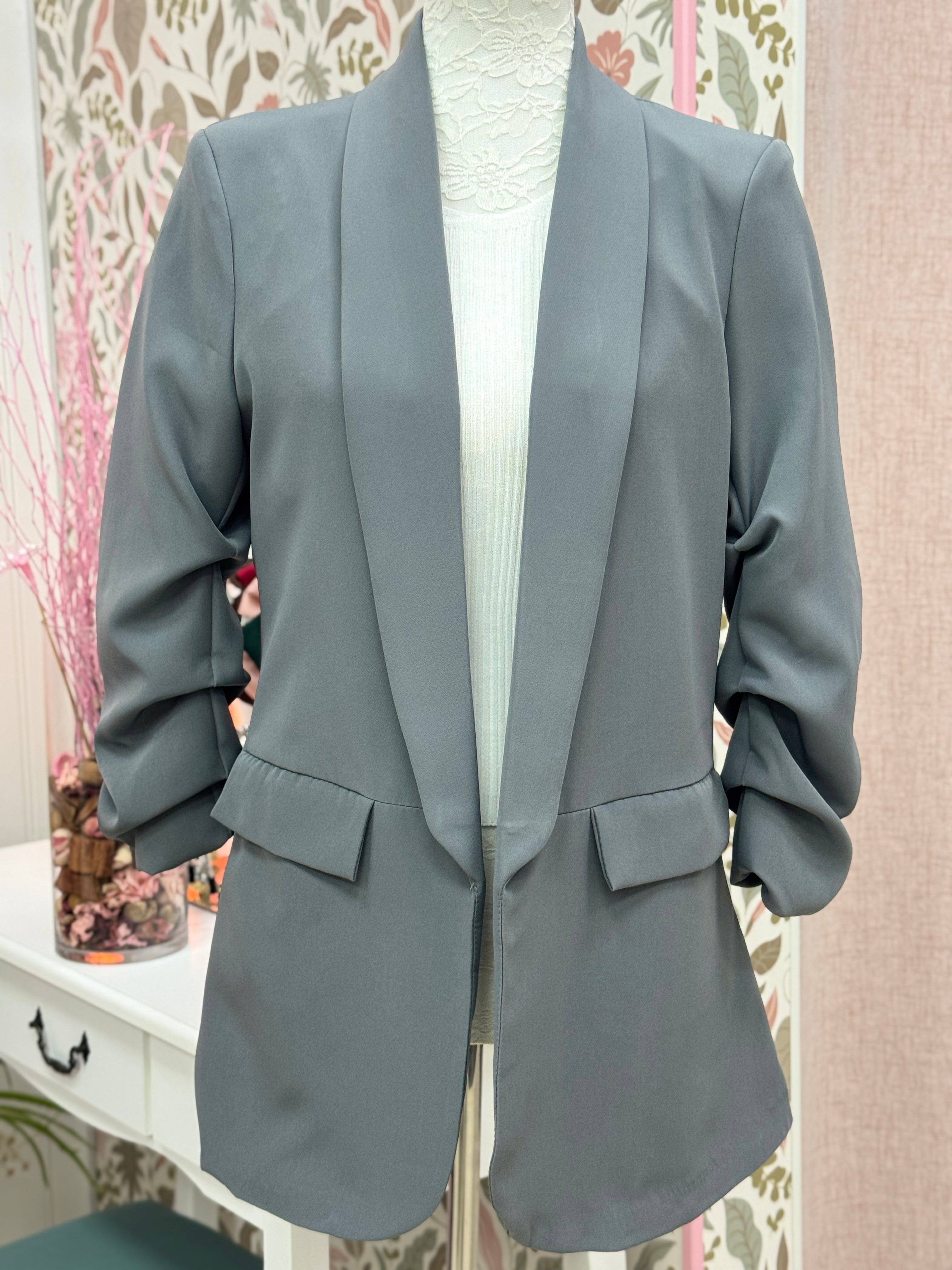 BLÁZER MANGAS ARRUGADAS