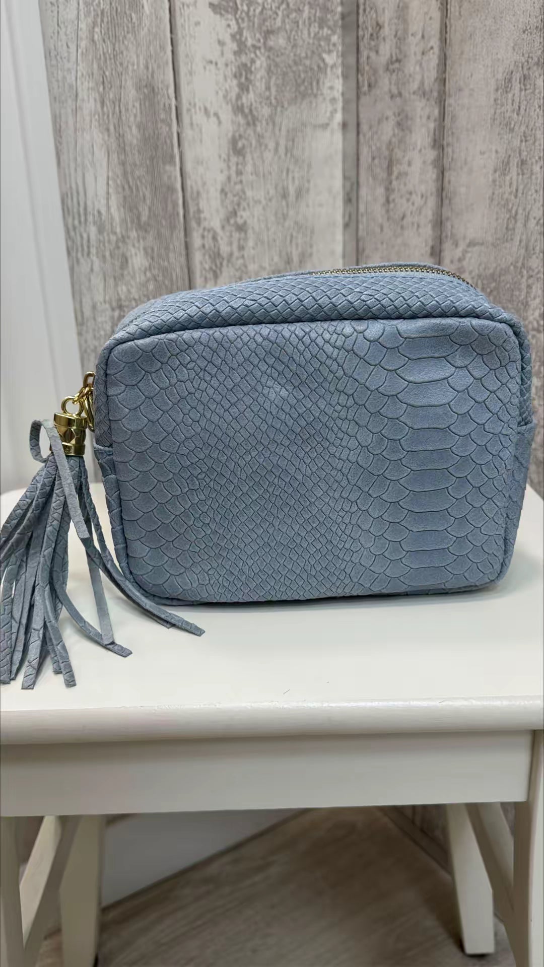 BOLSO PIEL TEXTURA CELESTE